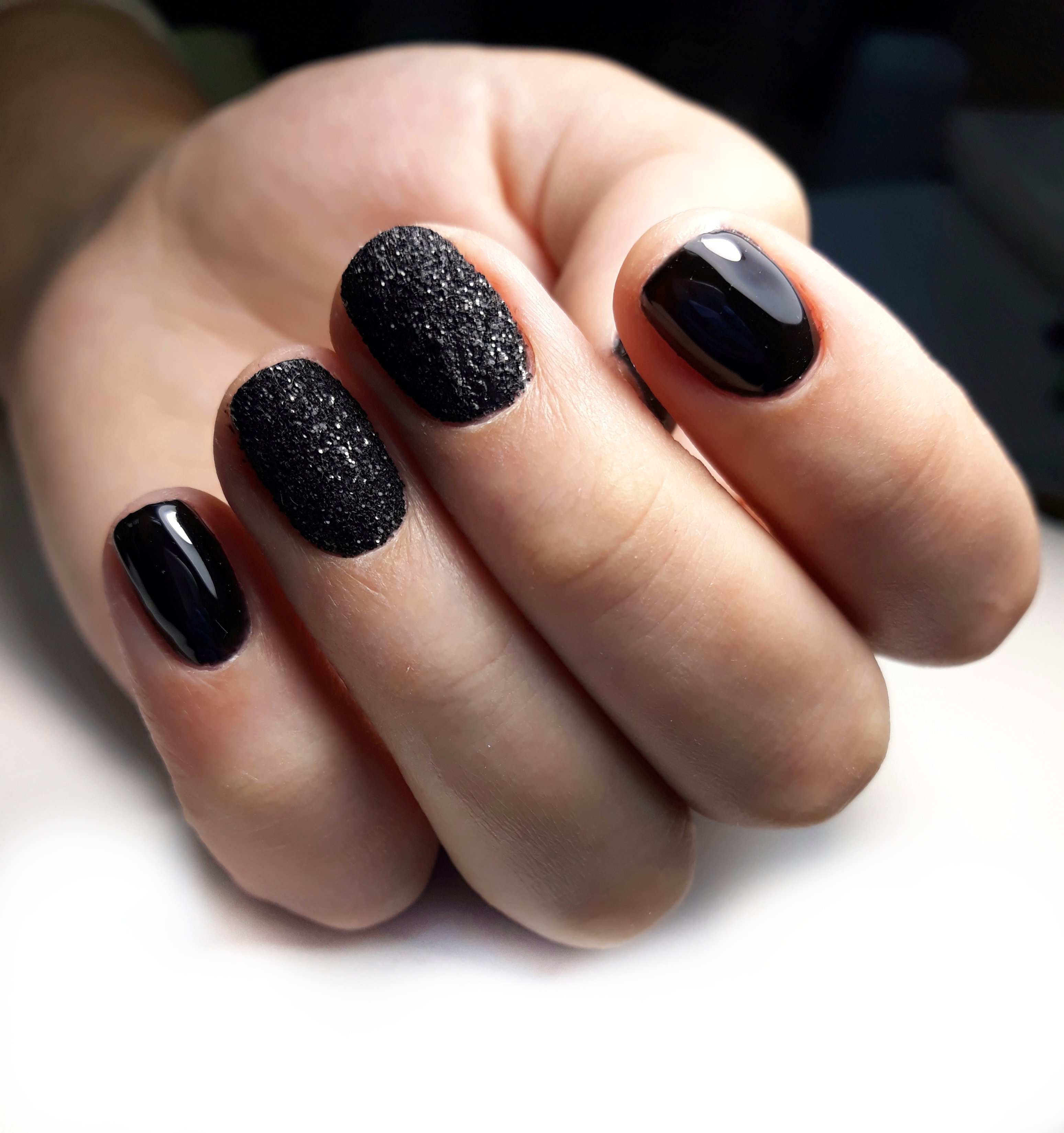 Короткие Ногти С Черным Дизайном Фото
