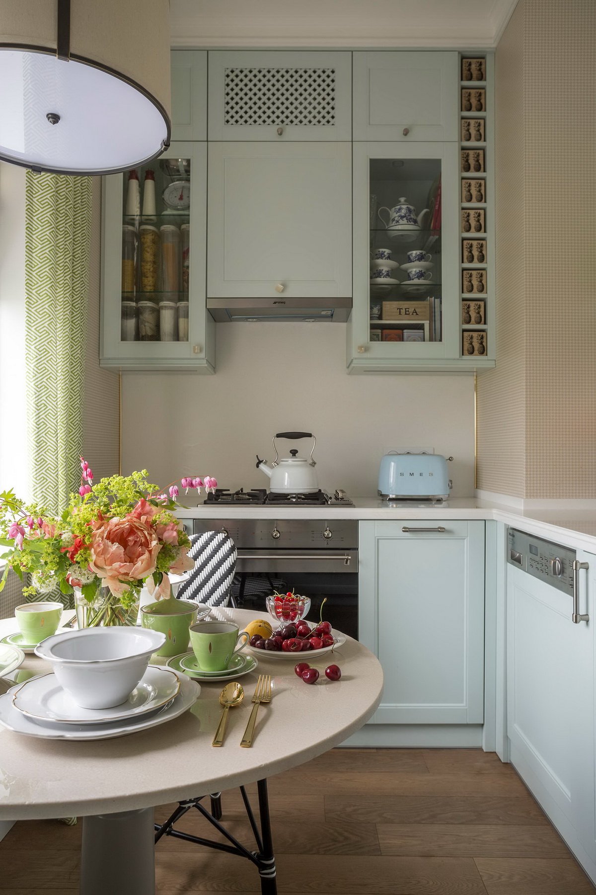 Очень Маленькая Кухня Дизайн Фото С Холодильником