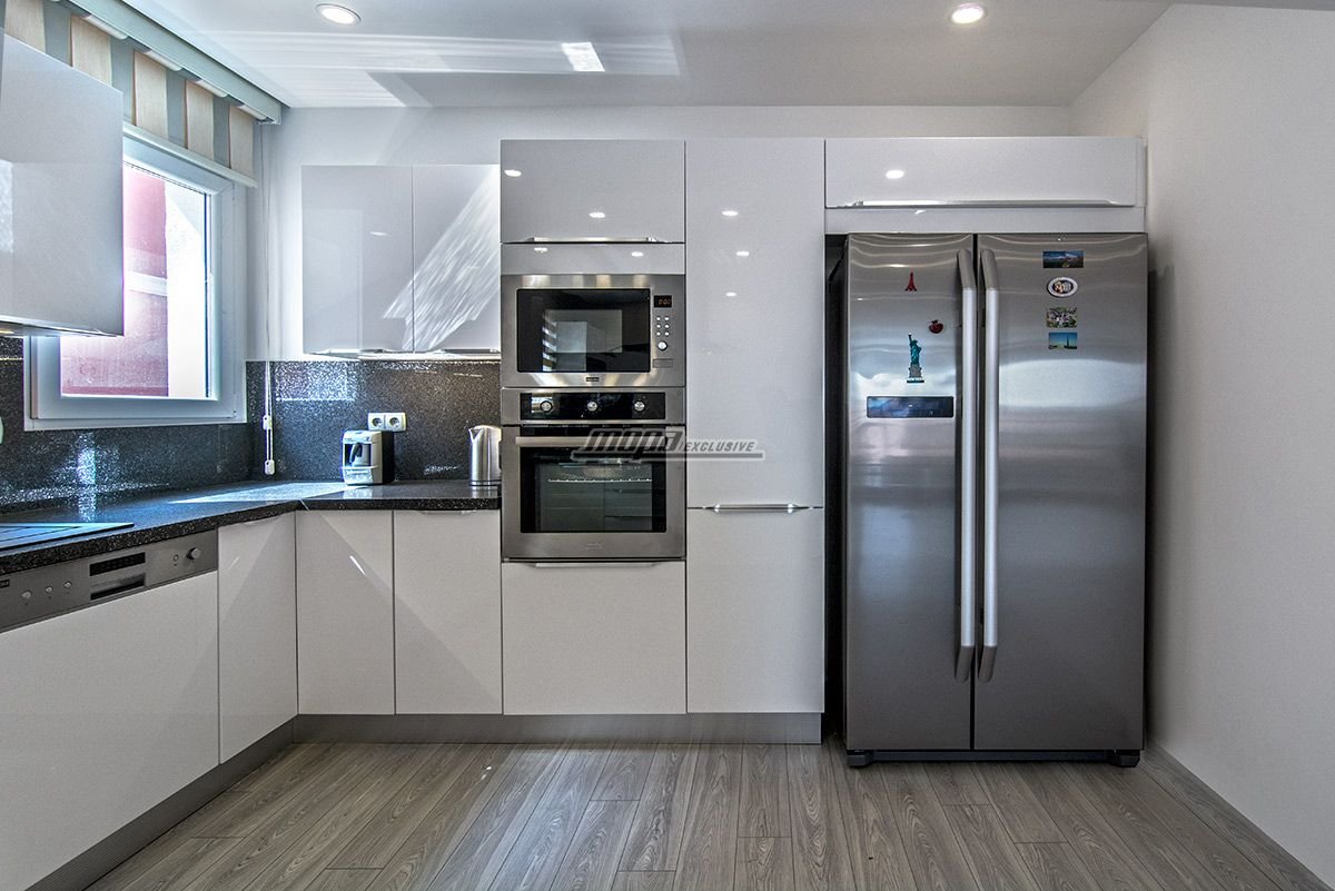 Кухня С Двумя Холодильниками Дизайн
