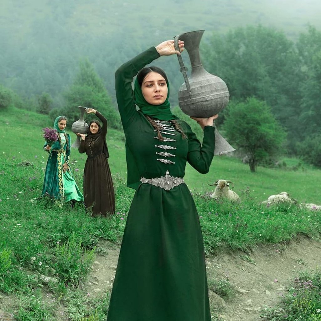 Девочка с Кавказа - 15 фото