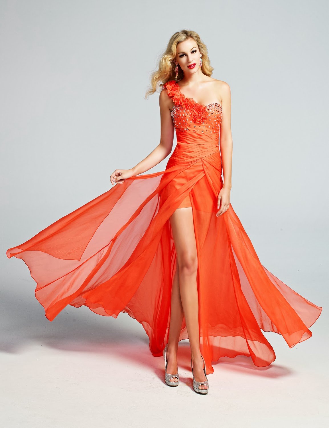 Оранжево Красное Платье
