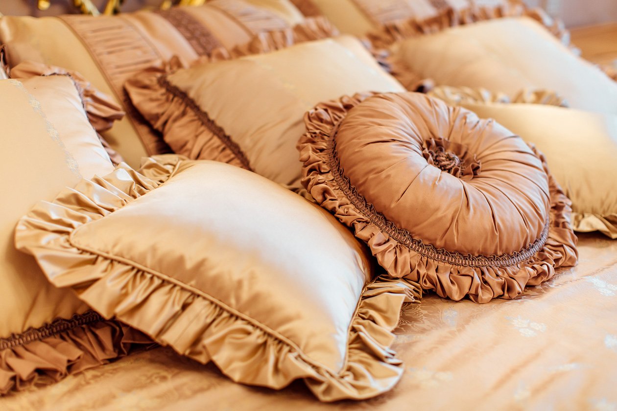 Красивые Подушки На Диван Фото