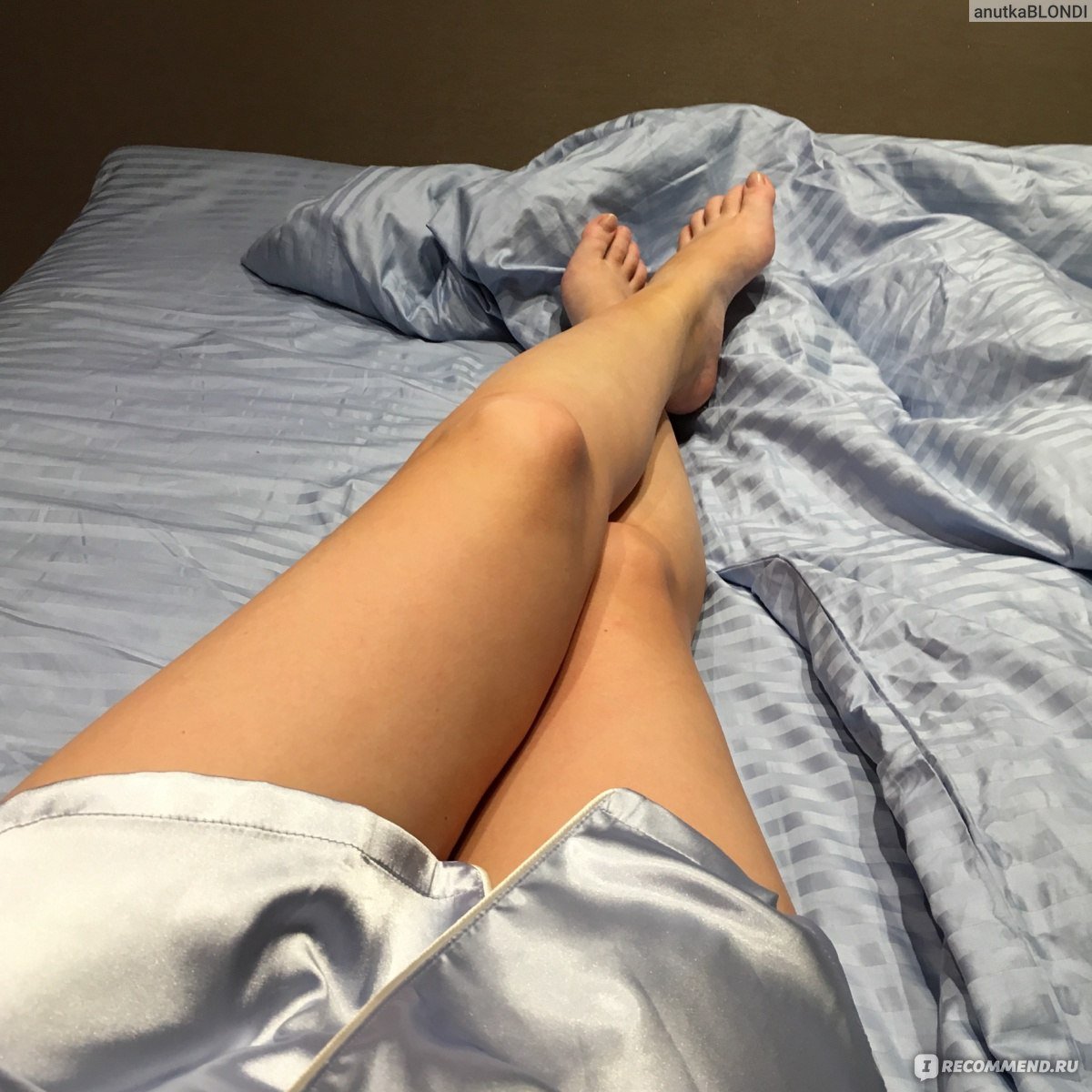 Ножки девушки в кровати 59 фото