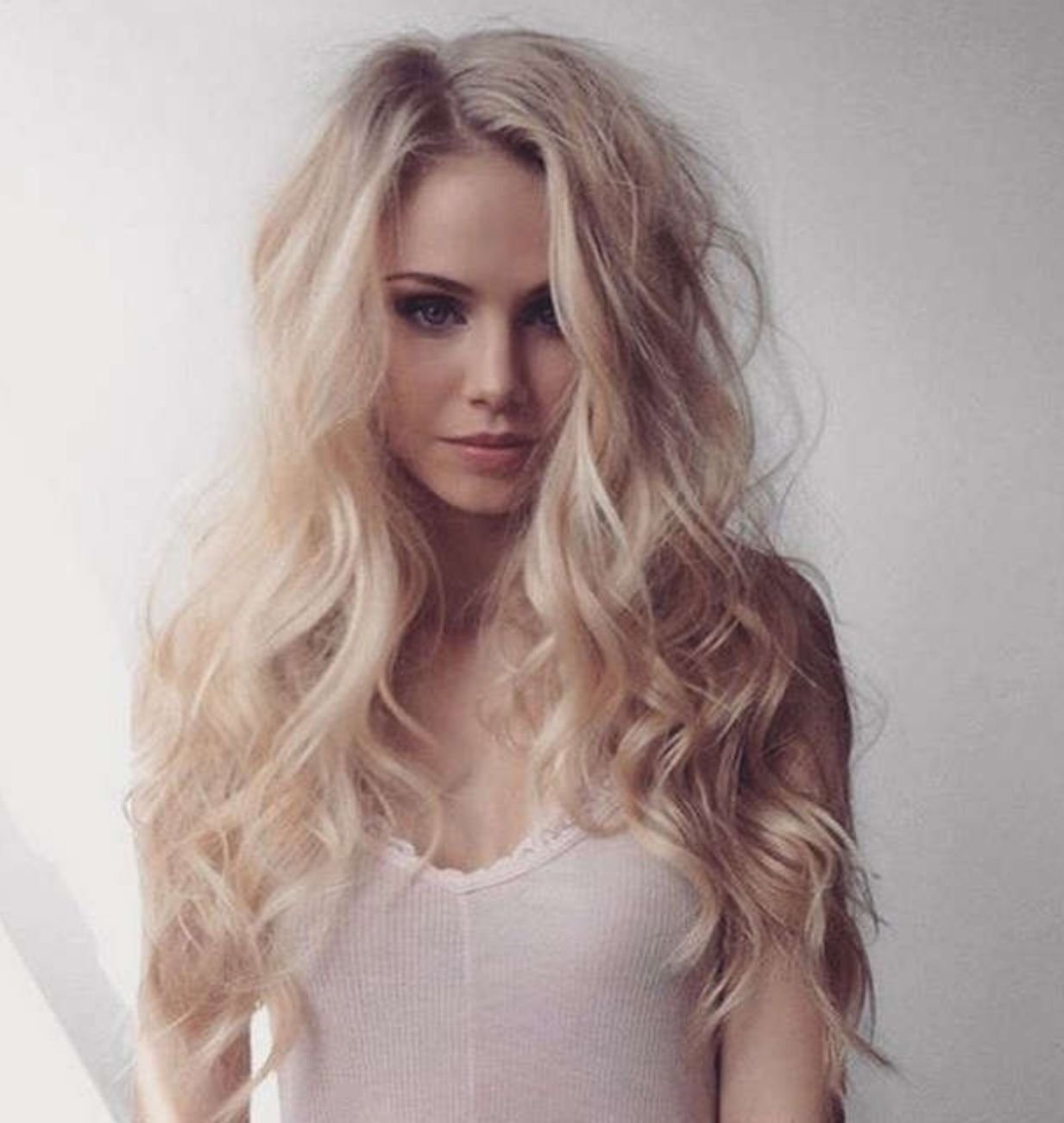 Красивые волосы блондинки