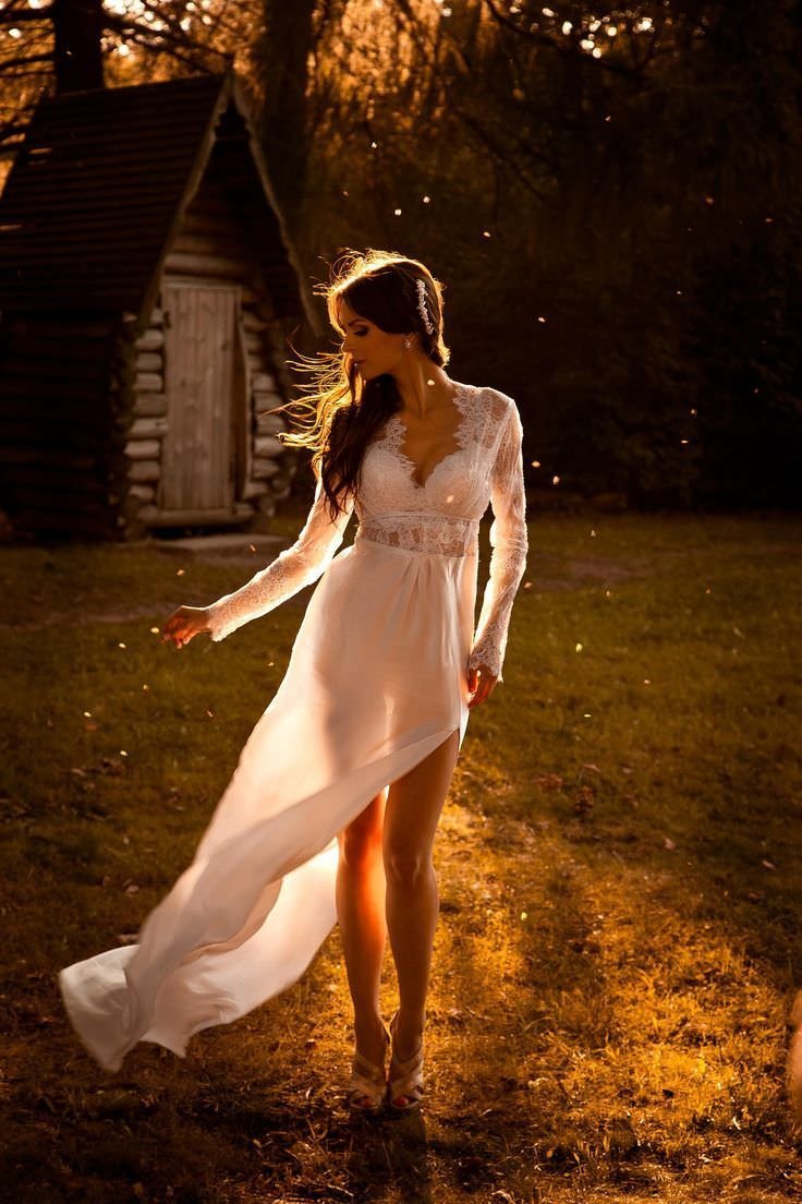 Прозрачное платье на голом теле девушки фото