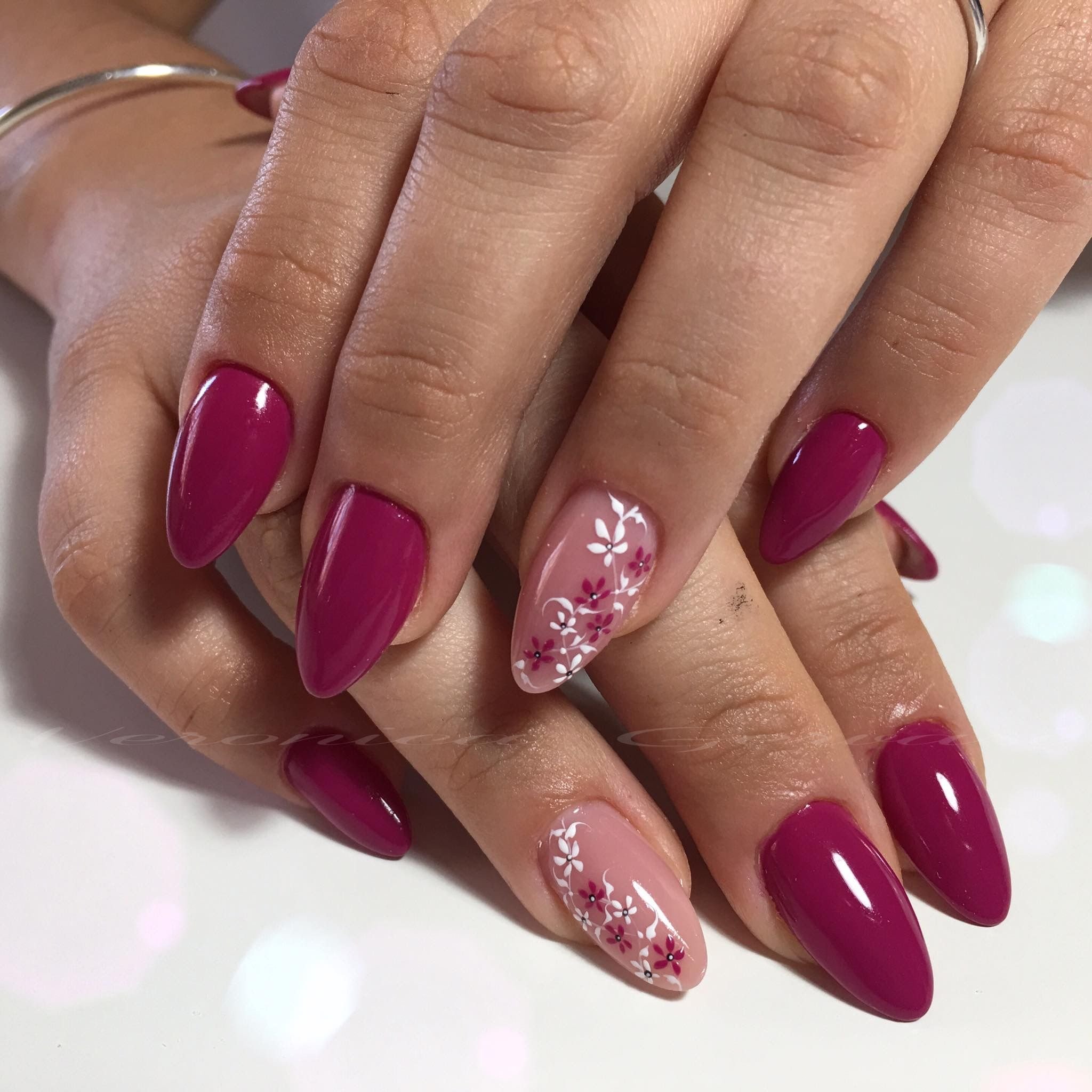 Розовый Маникюр С Дизайном Овальные Ногти