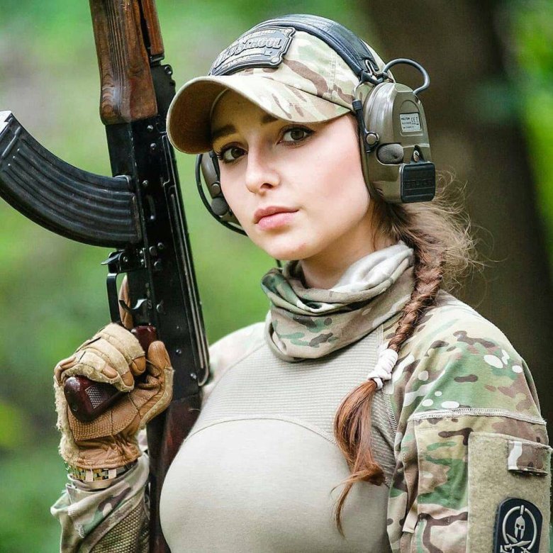 Красивые военные девушки 