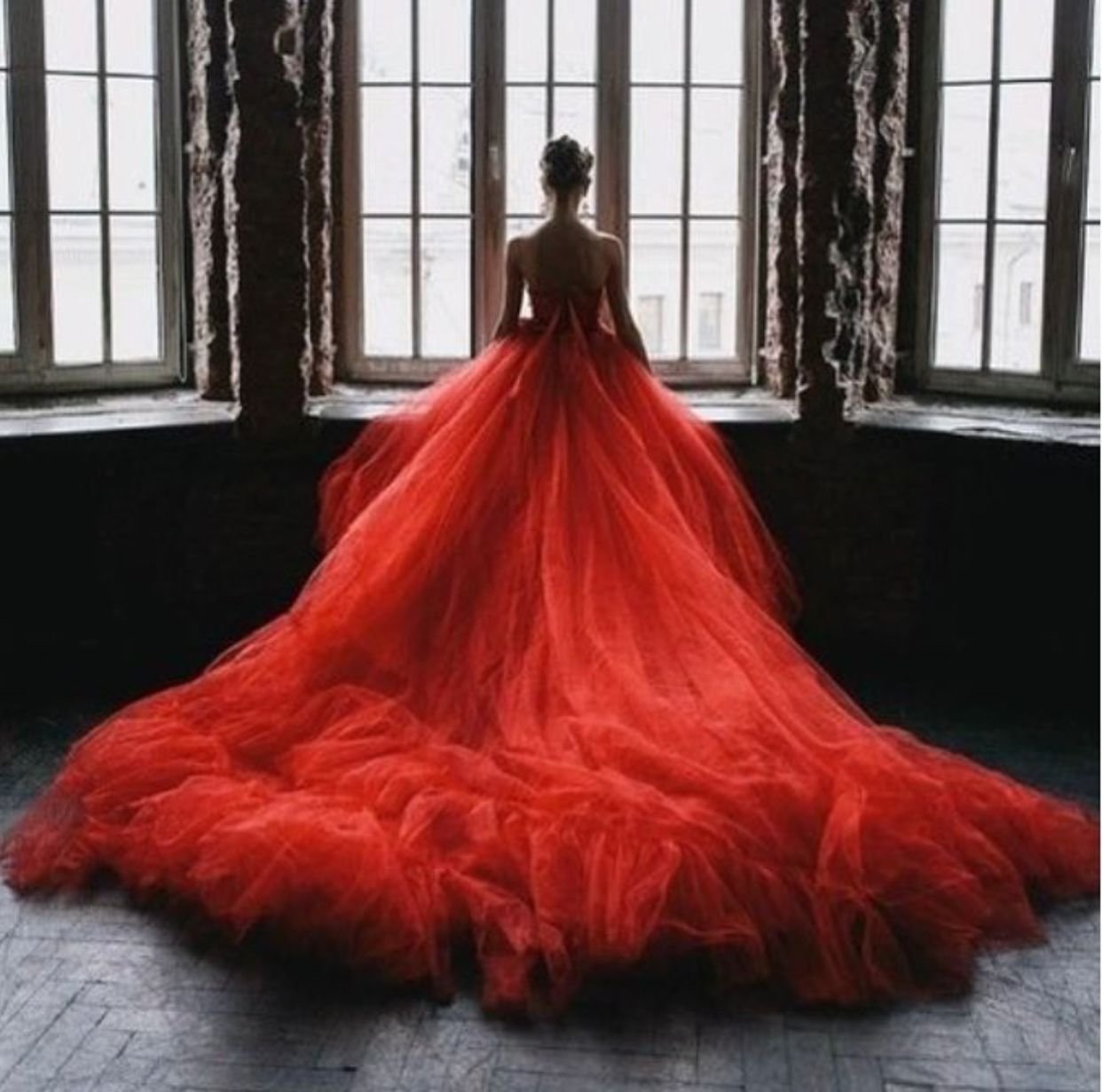Видеть Себя В Красном Платье