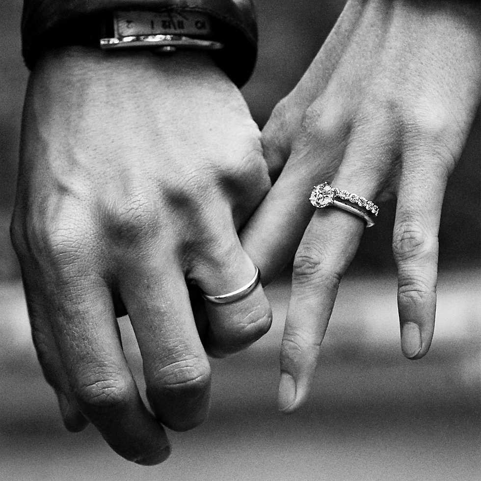 Руки Парня И Девушки Фото Черно Белые