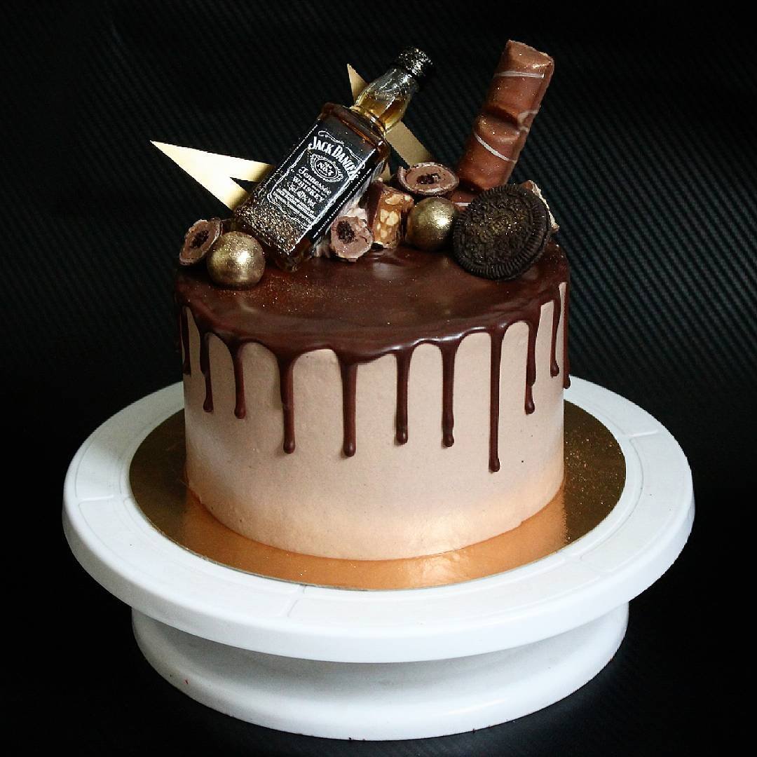 Прикольный тортик мужу. Tort dlya Mushin. Мужской торт. Декор торта для мужчины. Торт для мужа.