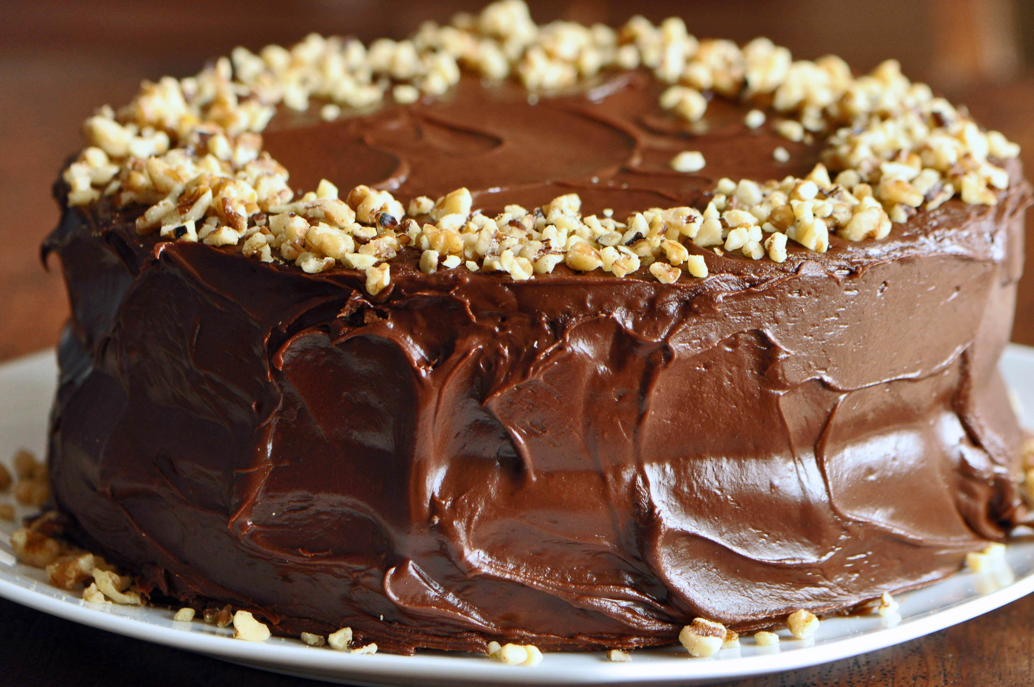 Большая картинка торта. Торт Каракум. Шоколадный торт. Красивый шоколадный торт. Красивые тортики шоколадные.