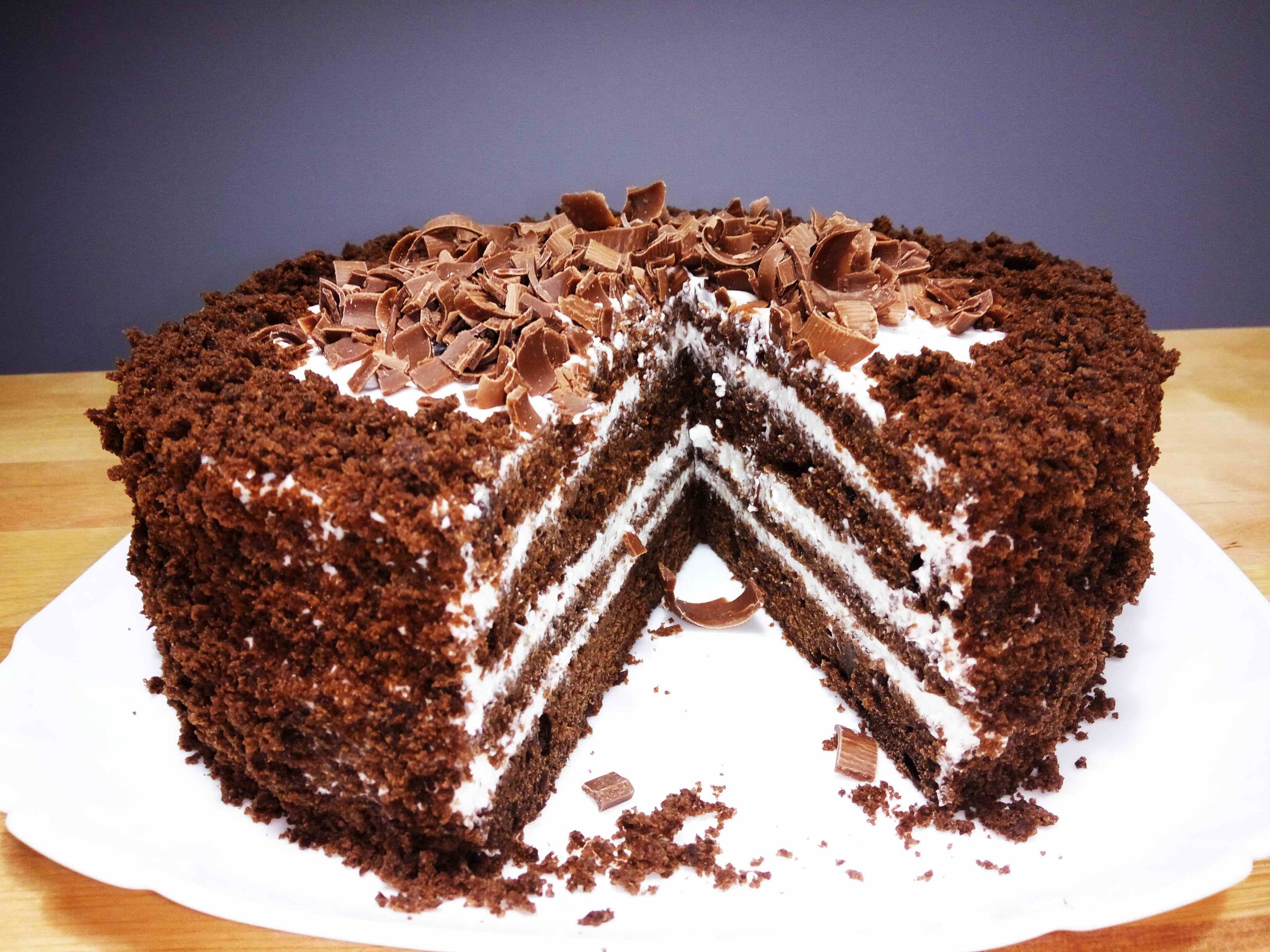 Простой рецепт шоколадного торта с фото. Поль Робсон торт. Торт черный принц. Торт чёрный принц на кефире. Торт бисквитный черный принц.