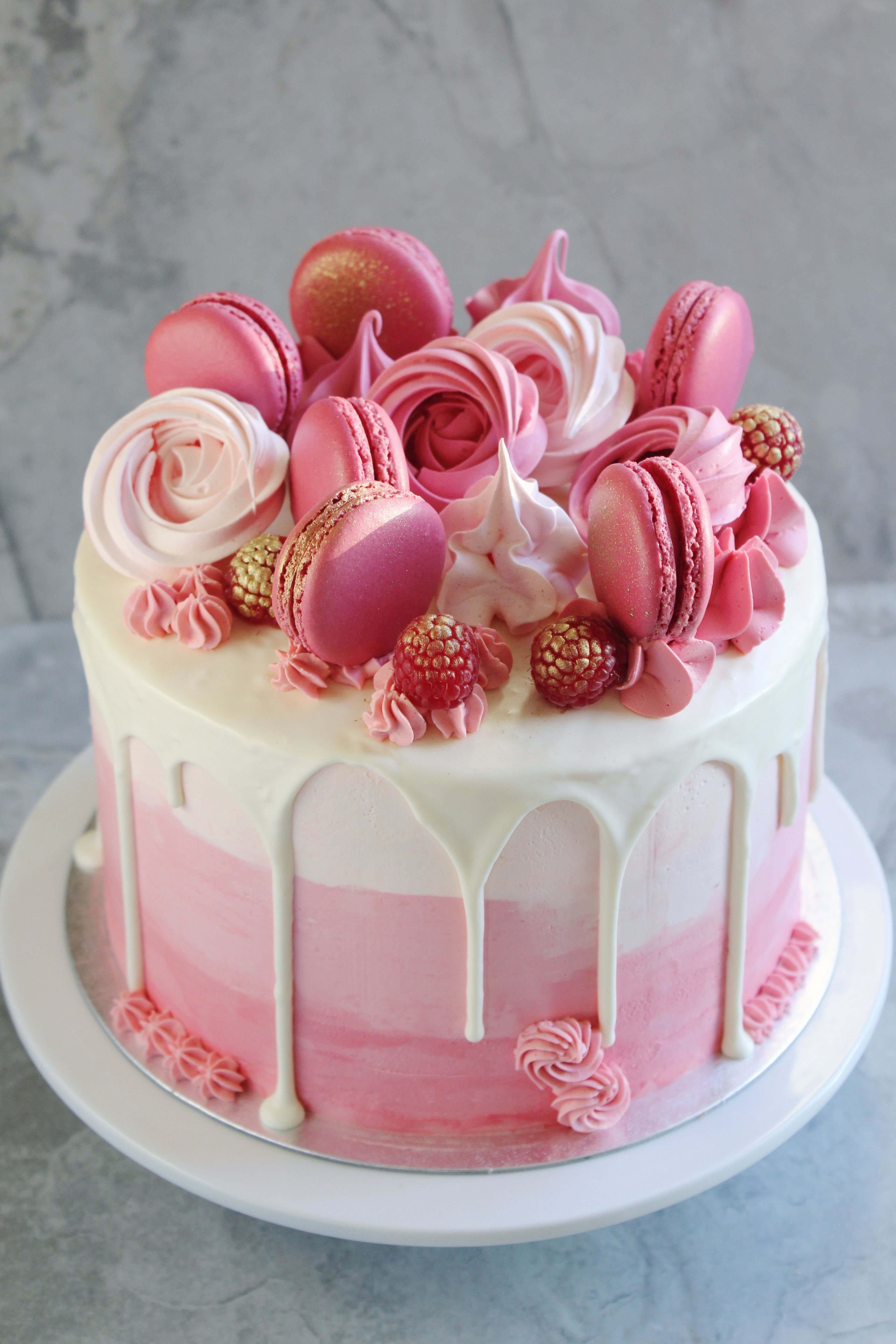 Торт на день рождения девушке 20 лет. Торт девочка. Красивые торты. Розовый торт. Торт для девушки.