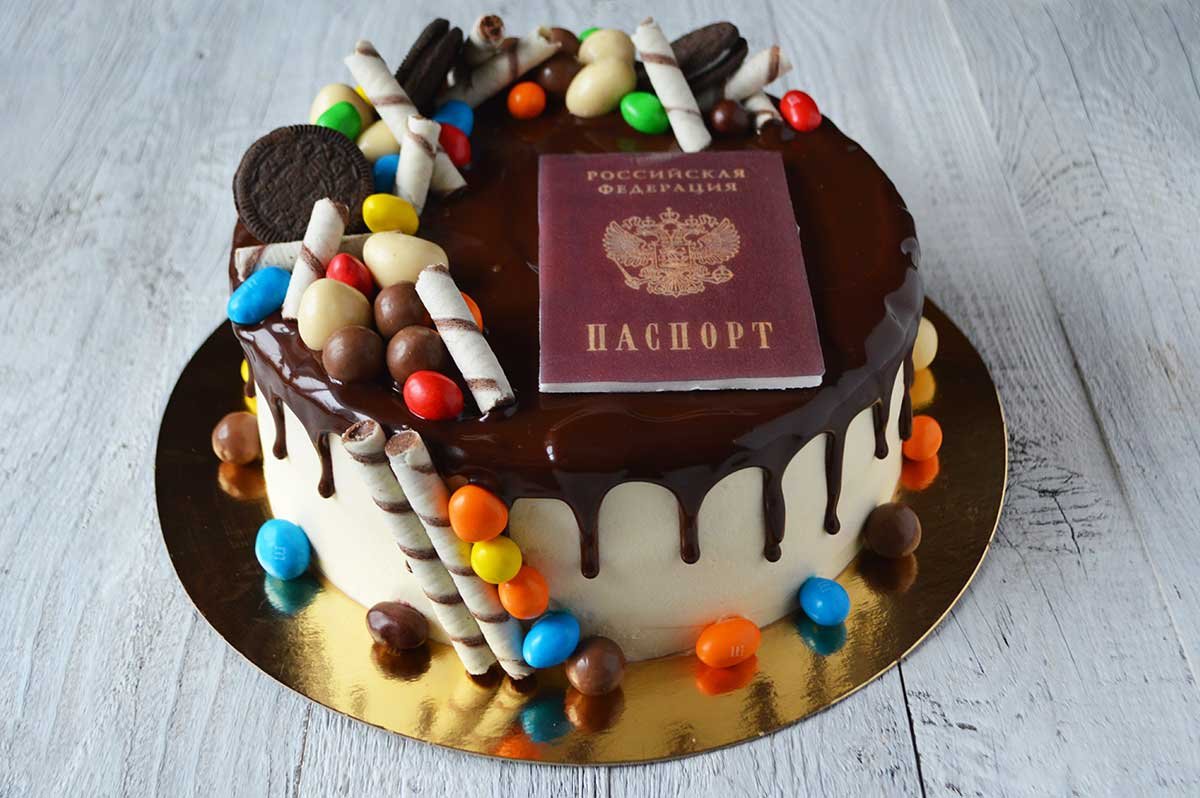 Торт на день рождения своими руками мальчику. Торт мальчику на 14 лет ет. Декор торта для мальчика. Украшение торта для подростка. Торт на т 14 лет мальчику.