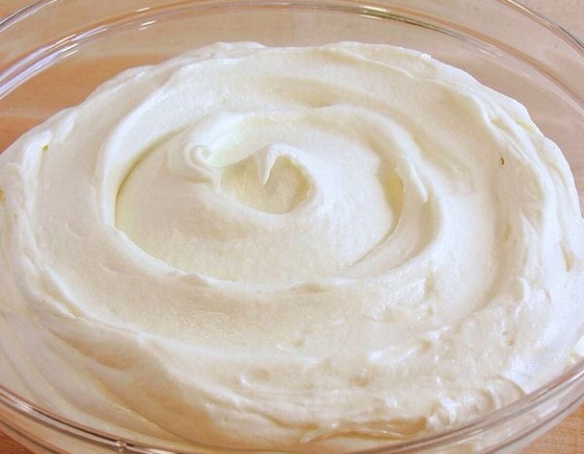 Рецепт творожного крема с маслом. Сливочный крем. Творожный крем. Творожно сливочный крем. Крем кондитерский.