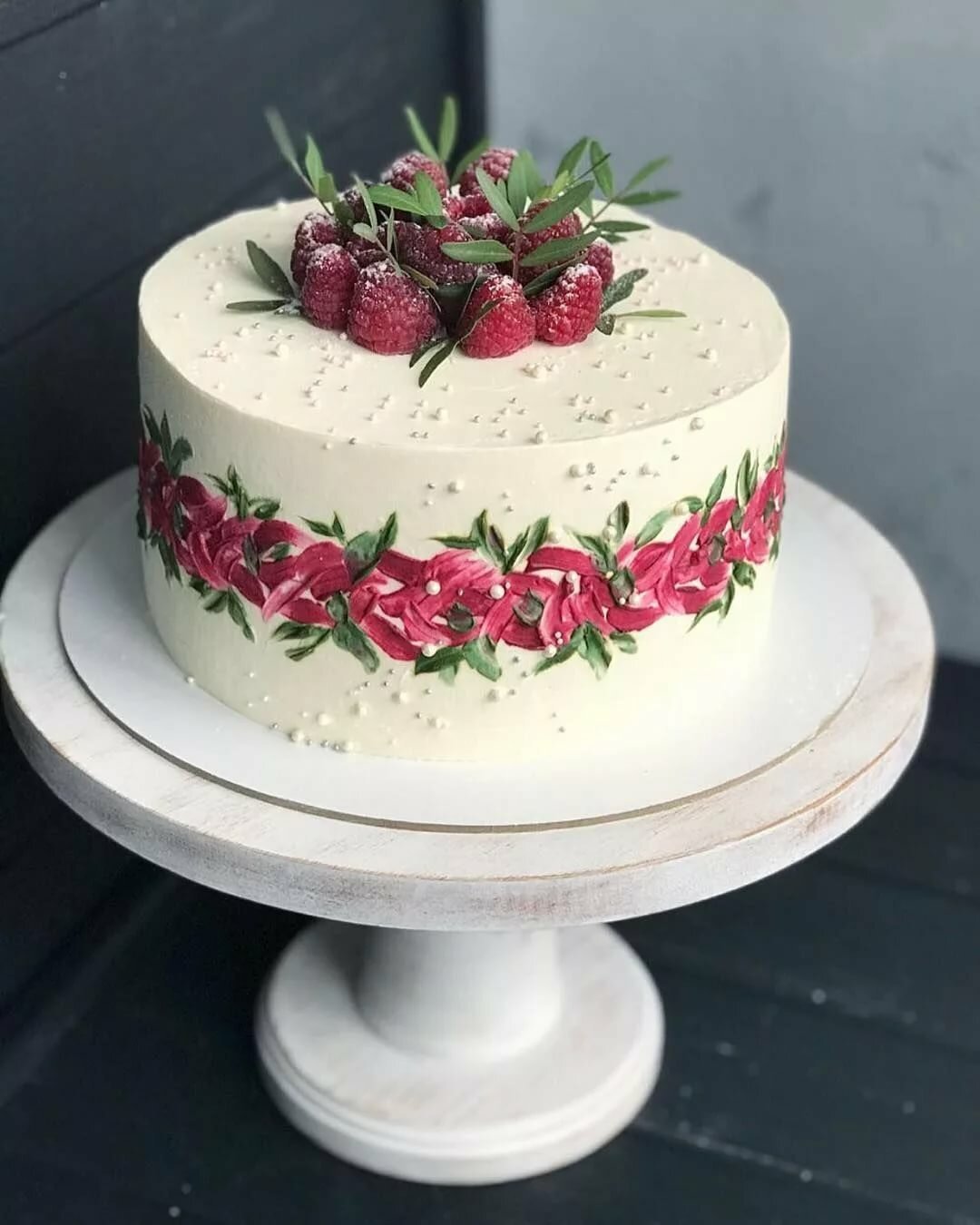 Fresh cakes. Красивое украшение торта. Стильный торт. Красивые стильные торты. Торт украшенный ягодами и цветами.