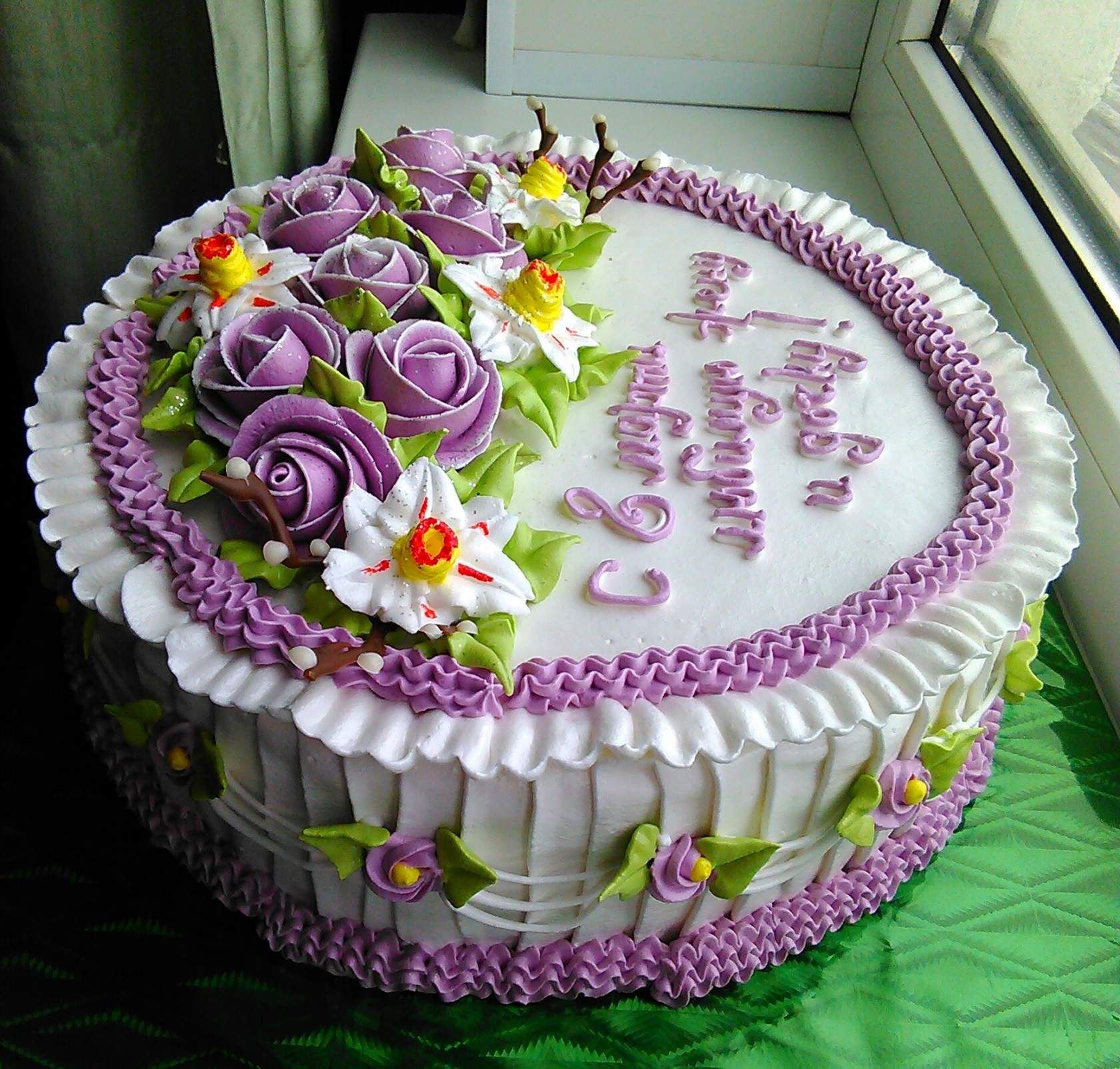 Оформление торта на день рождения девочке. Торт кремовый. Кремовое украшение торта. Красивые торты на день рождения. Украшение торта для девочки.