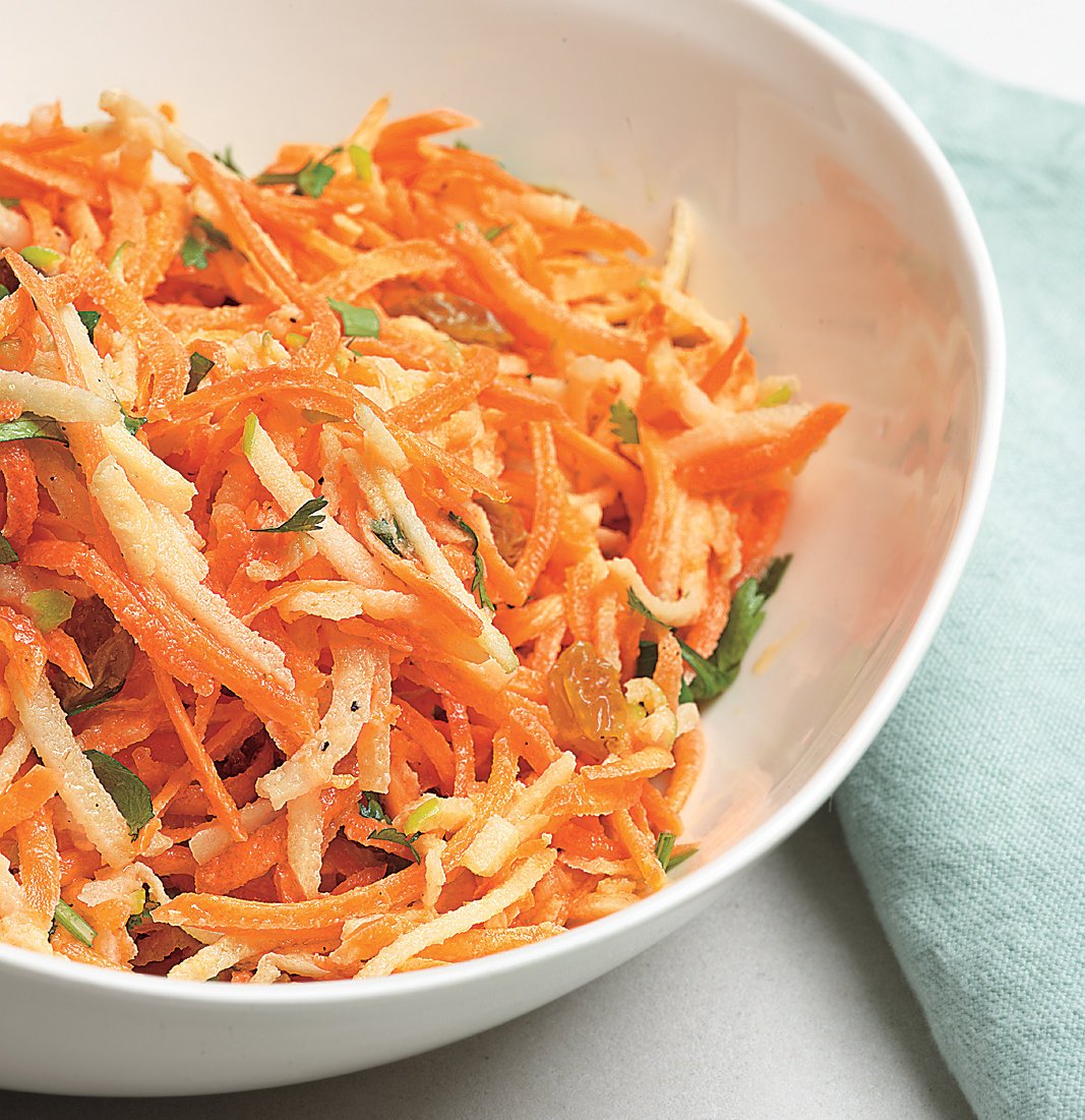 Капуста морковь огурец масло. Витаминный (капуста, перец, огурец, морковь) 100г - 35р. Салат витаминный. Салат с капустой и морковью. Салат с капустой и морковкой.