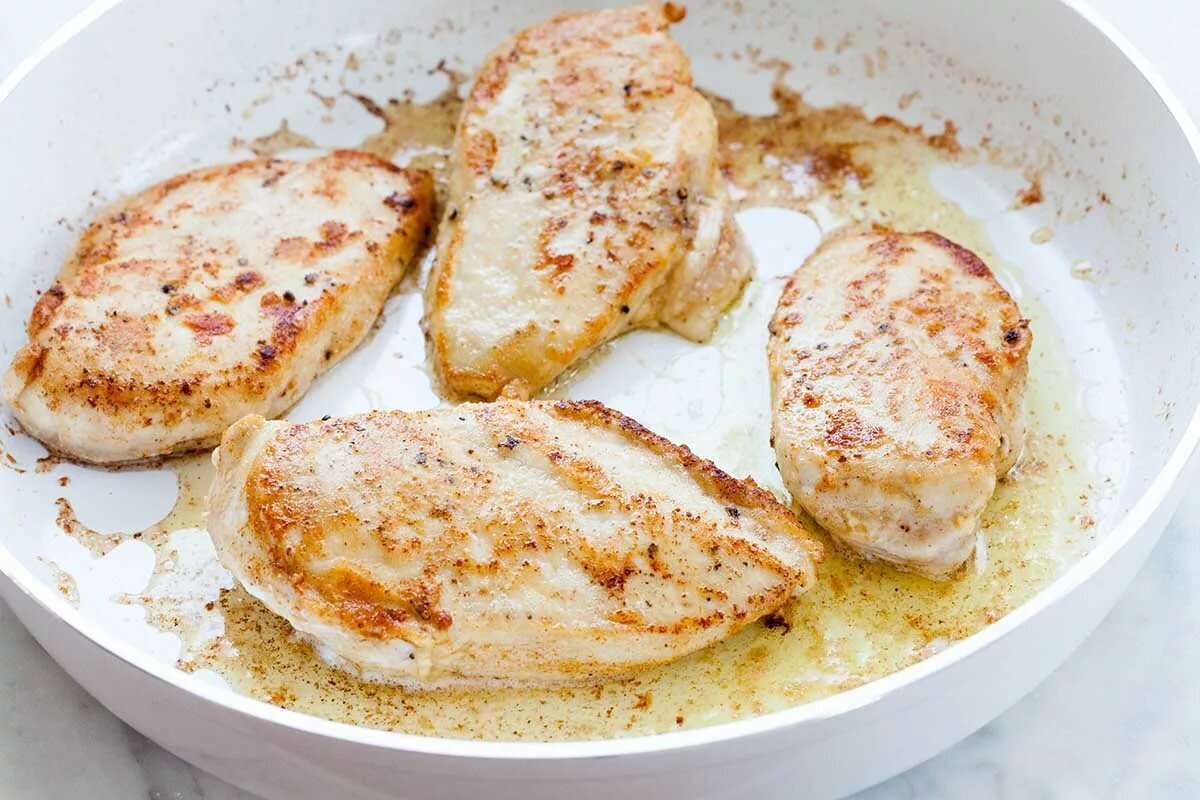 Куриные грудки рецепт приготовления с фото. Жареное филе курицы. Куриное филе в горчичном соусе. Куриная грудка в медово-горчичном соусе. Куриные грудки в сливочном соусе.