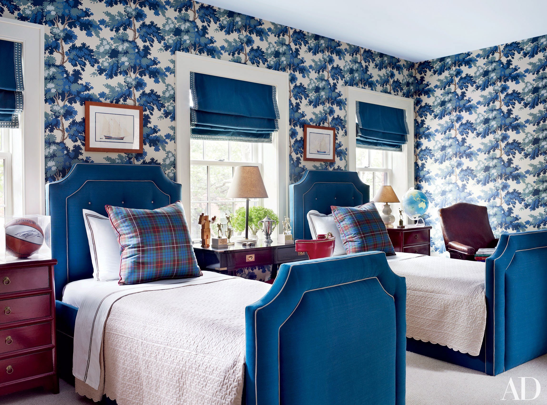 Красивые синие комнаты. Интерьер в синих тонах. Синяя спальня. Спальня в синих тонах. Комната в синем цвете.