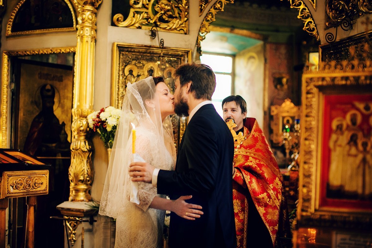 Смысл православного венчания. Венчание. Венчание в церкви. Свадьба в храме. Церемония венчания в церкви.