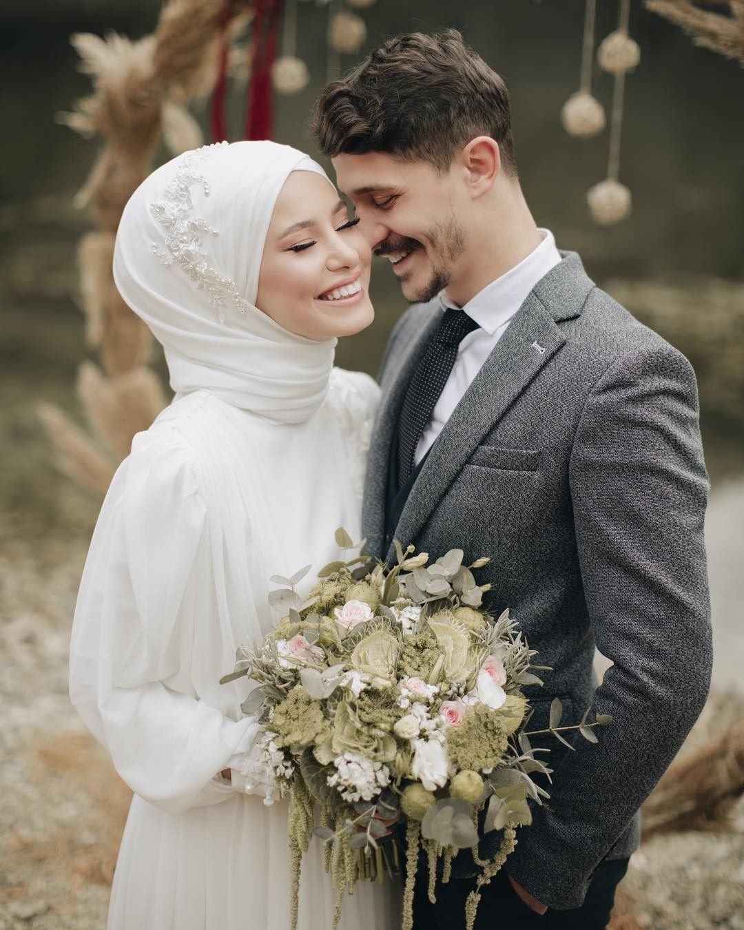 Мусульманский замуж. Аиша Саутиева Никях. Красивые жених и невеста. Невеста мусульманка.