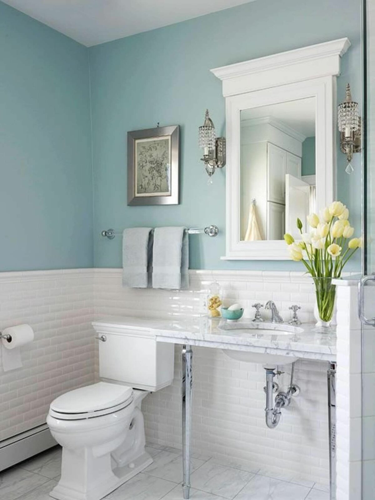 Какой краской можно покрасить в ванной. Интерьер ванной. Покрашенная ванная комната. Ванная с окрашенными стенами. Ванная комната плитка и краска.