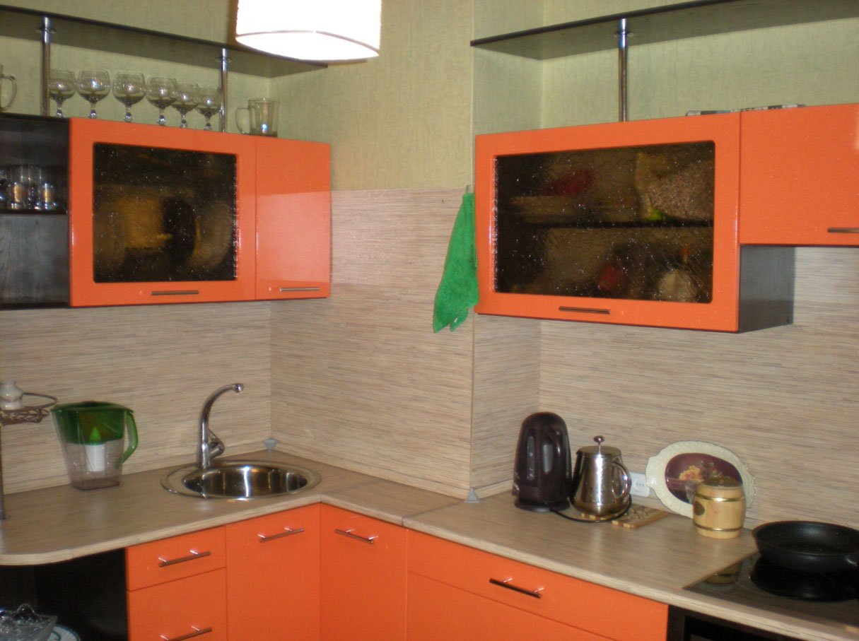 Кухня с вентиляционным коробом дизайн