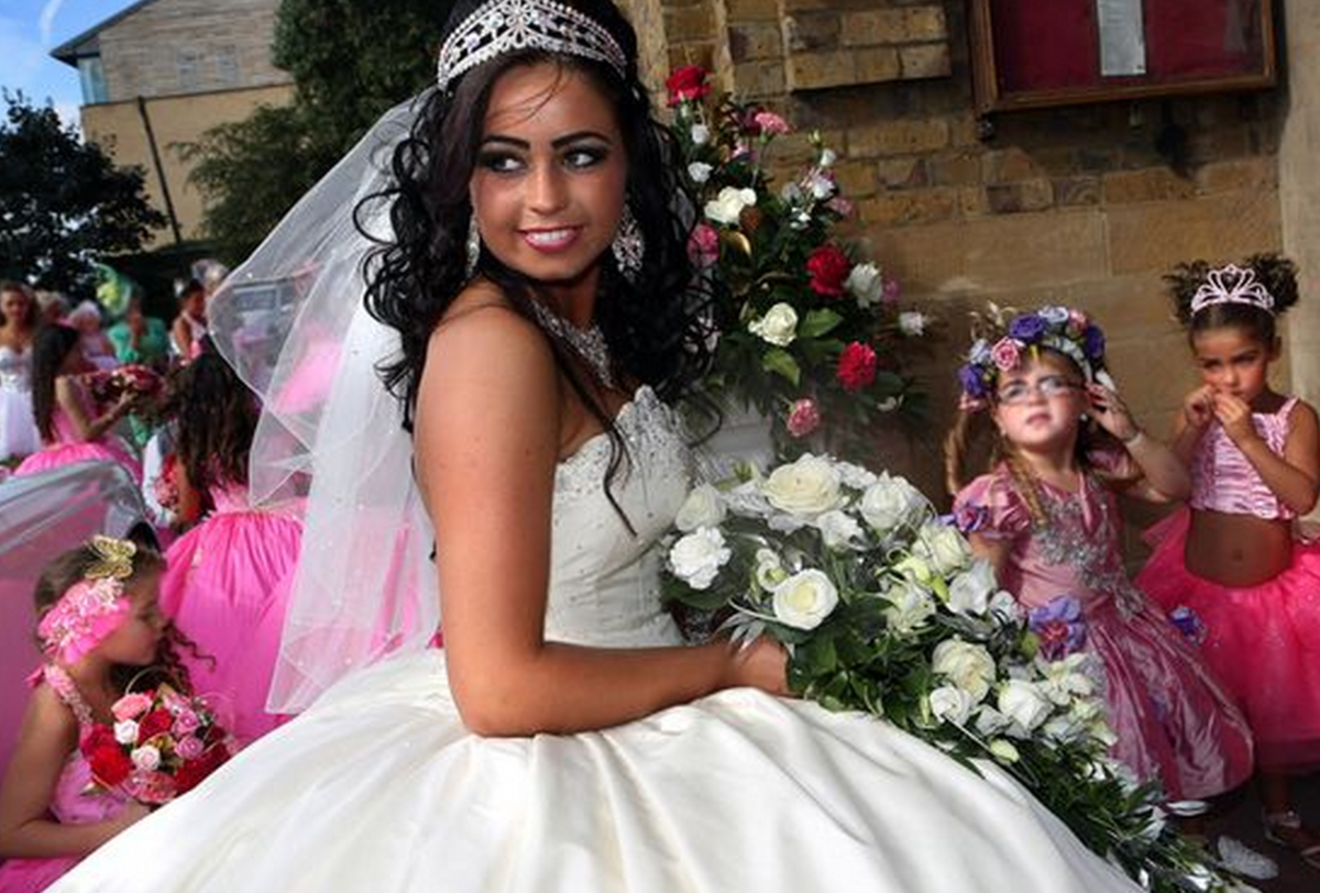 4 жены цыганская жена. Цыганские свадьбы, Маша Тахир.. Цыганская невеста. Красивая цыганская свадьба. Цыганская свадьба обычаи.