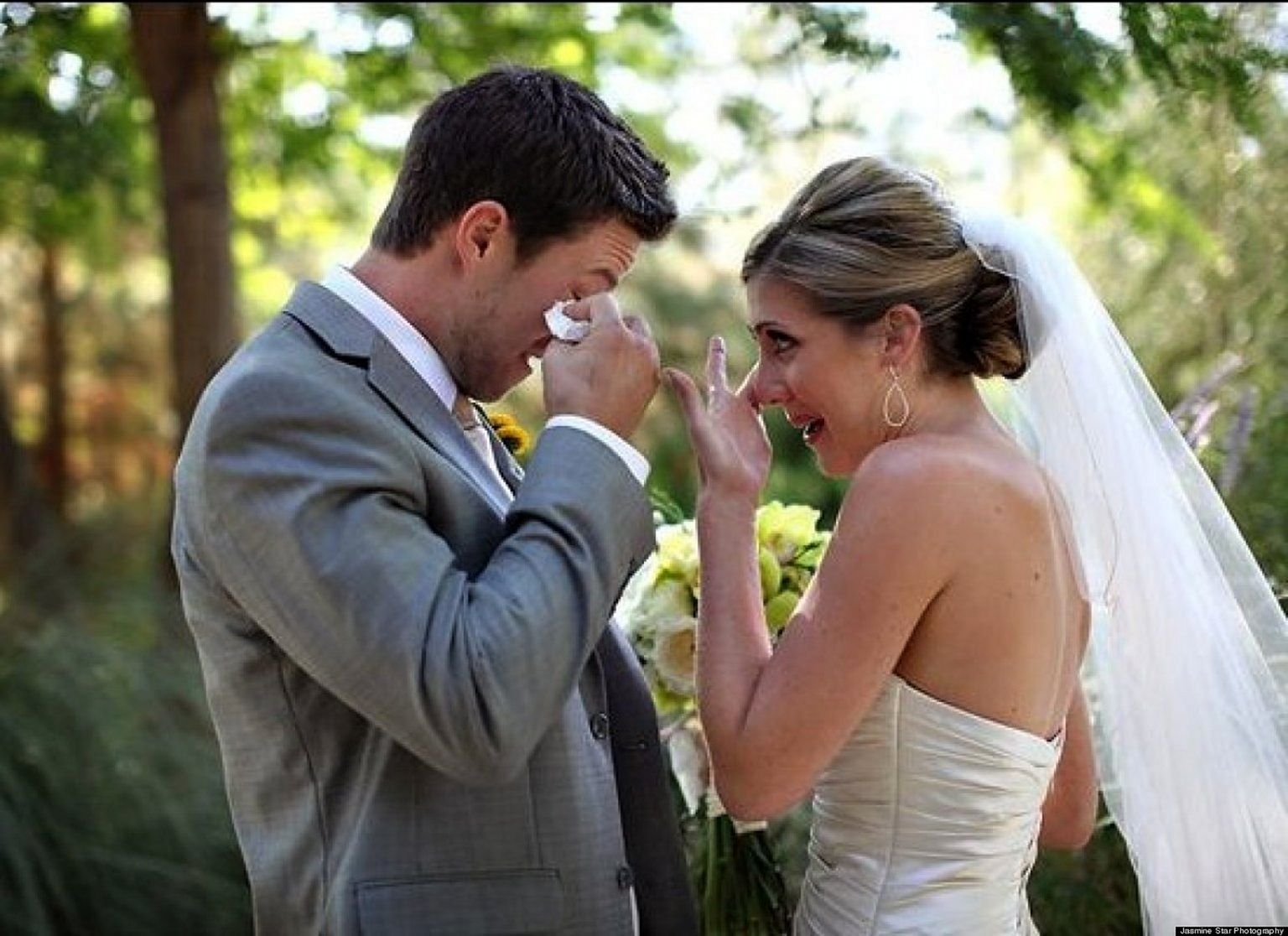 Типы женихов. Свадьба эмоции. Жених и невеста. Жених плачет на свадьбе. Невеста плачет на свадьбе.