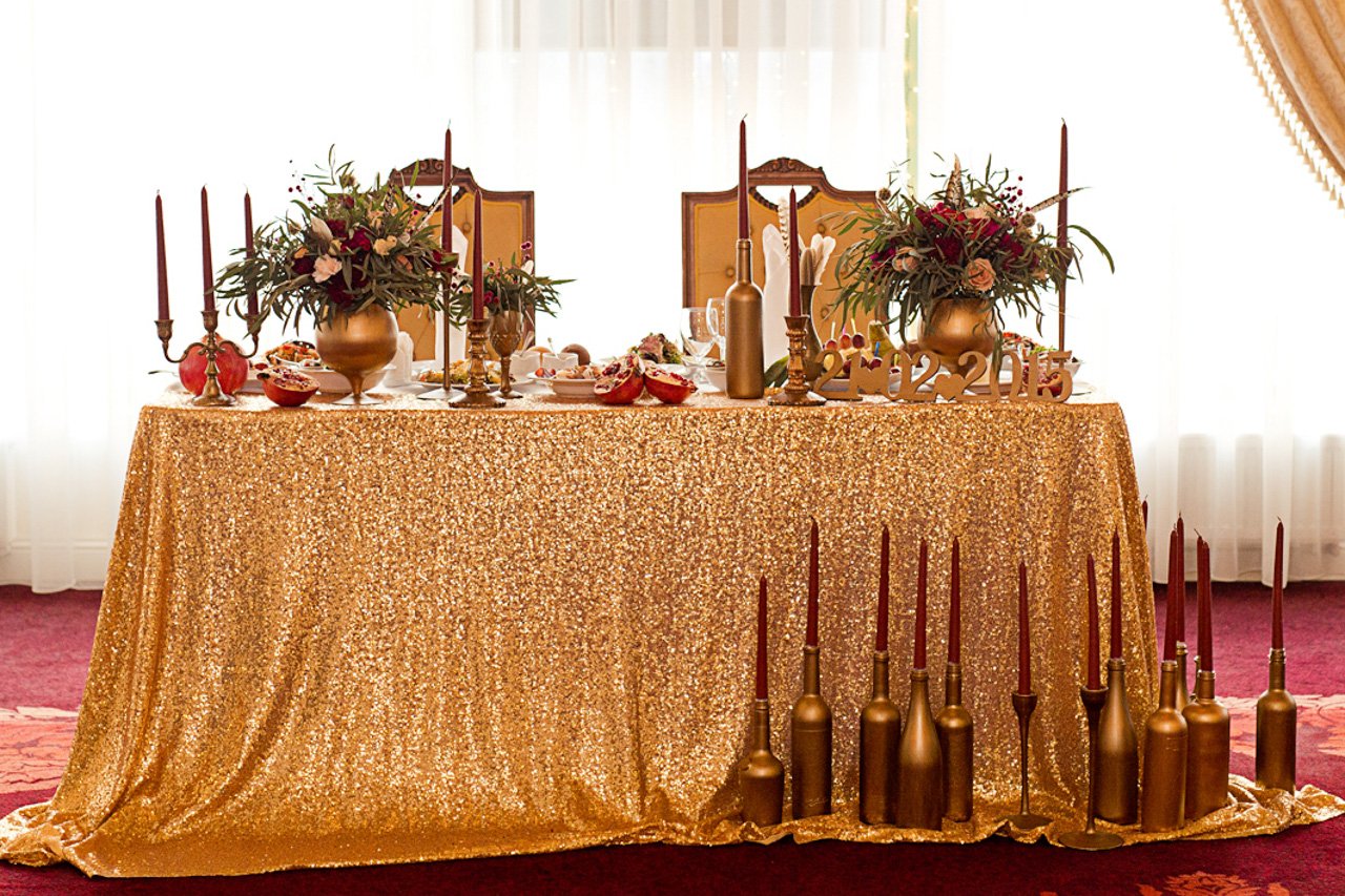 Украшение зала на свадьбу в золотом цвете
