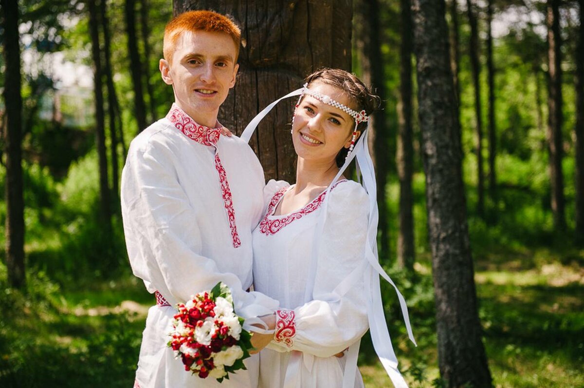 Свадьба в русских костюмах