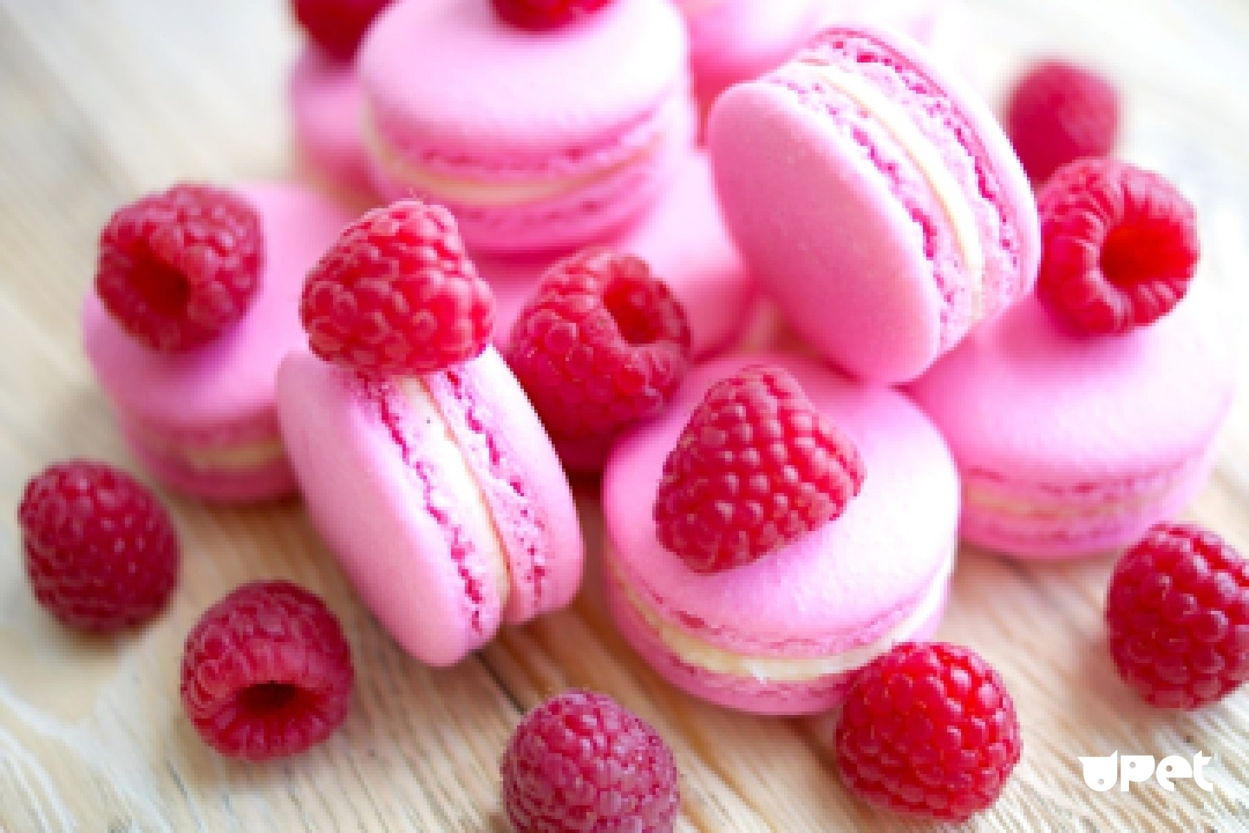Нежные сладости. Макаронс малина. Красивые сладости. Сладости розовый. Розовые вкусняшки.