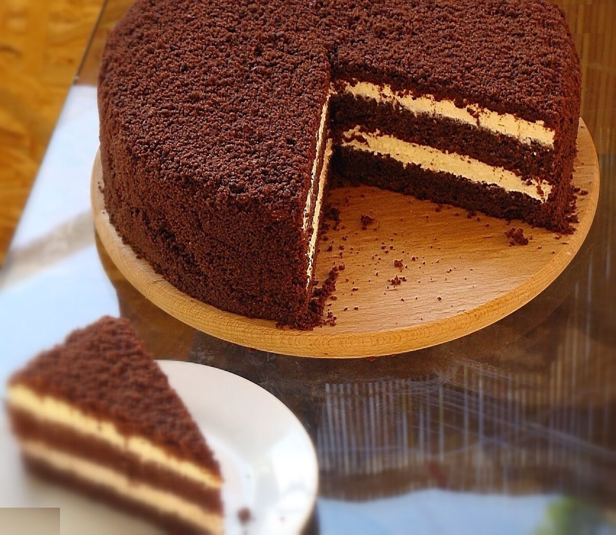 Муссово бисквитный торт. Название тортов. Шоколадный торт на кипятке. Торт простой. Как сделать бисквит быстро