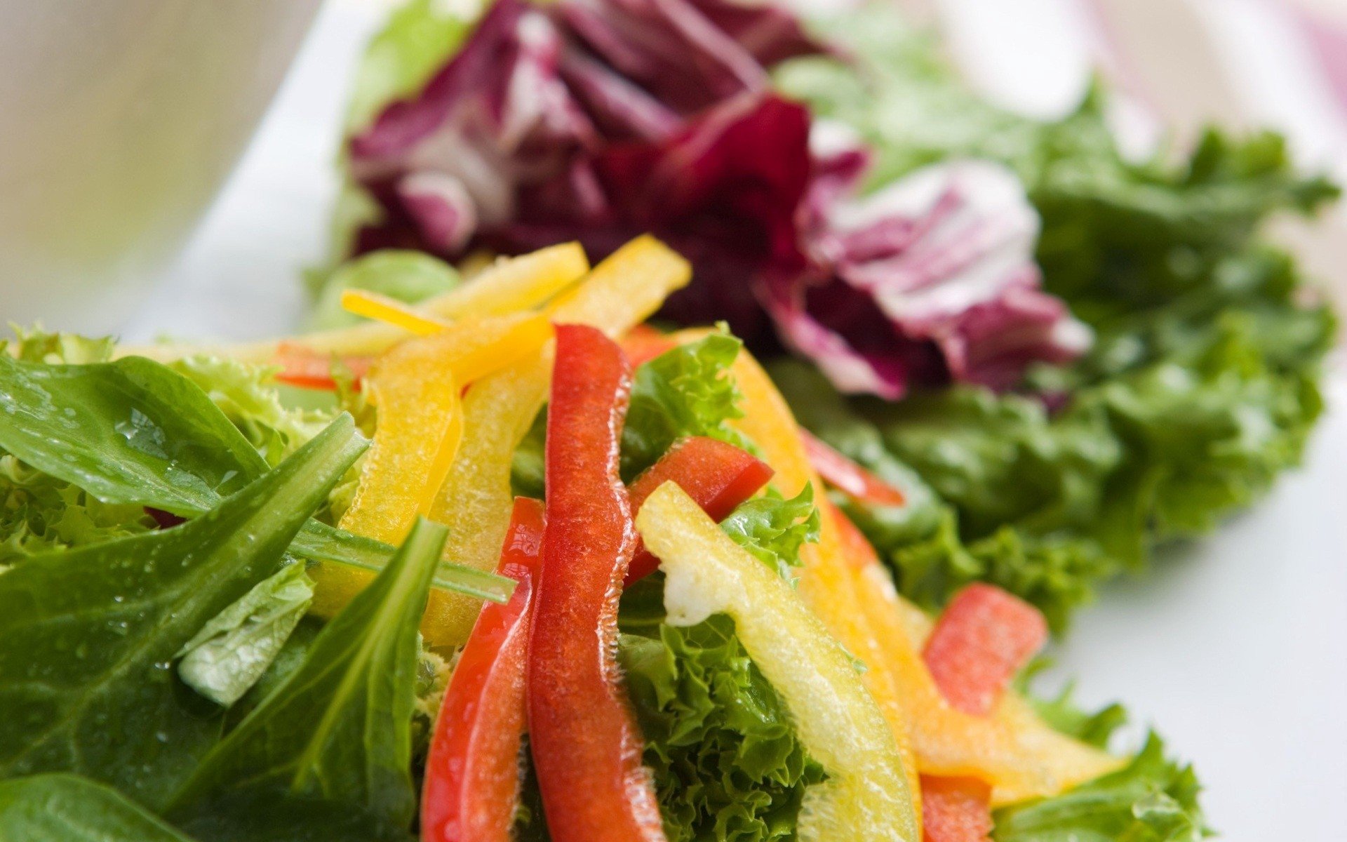 Овощ салат 5. Овощной салат. Зелень для салатов. Салат из зелени и овощей. Салатные овощи.
