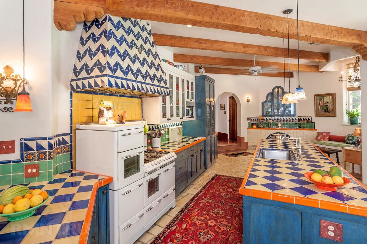 Испанский стиль в интерьере кухонь (54 фото) .