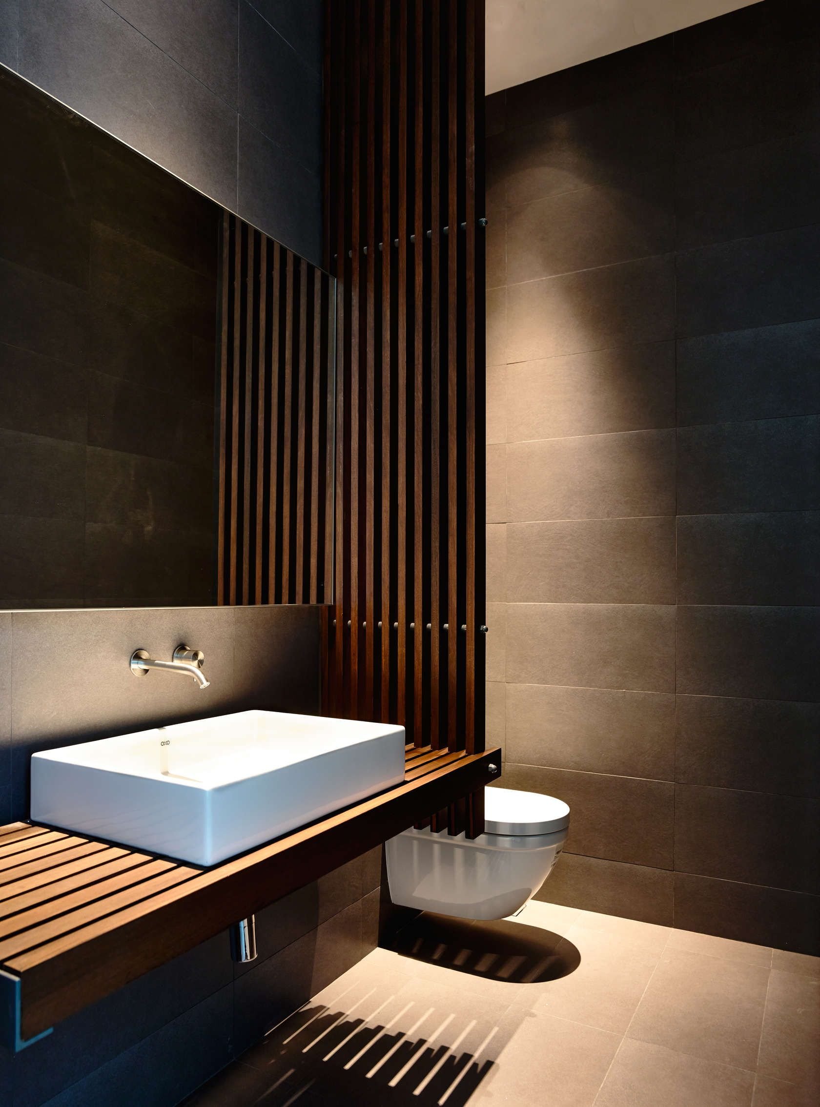 Дизайн ванны с туалетом в современном стиле. Стильные Ванные комнаты. Современная ванная. Дизайнерская ванная комната. Современная отделка ванной.