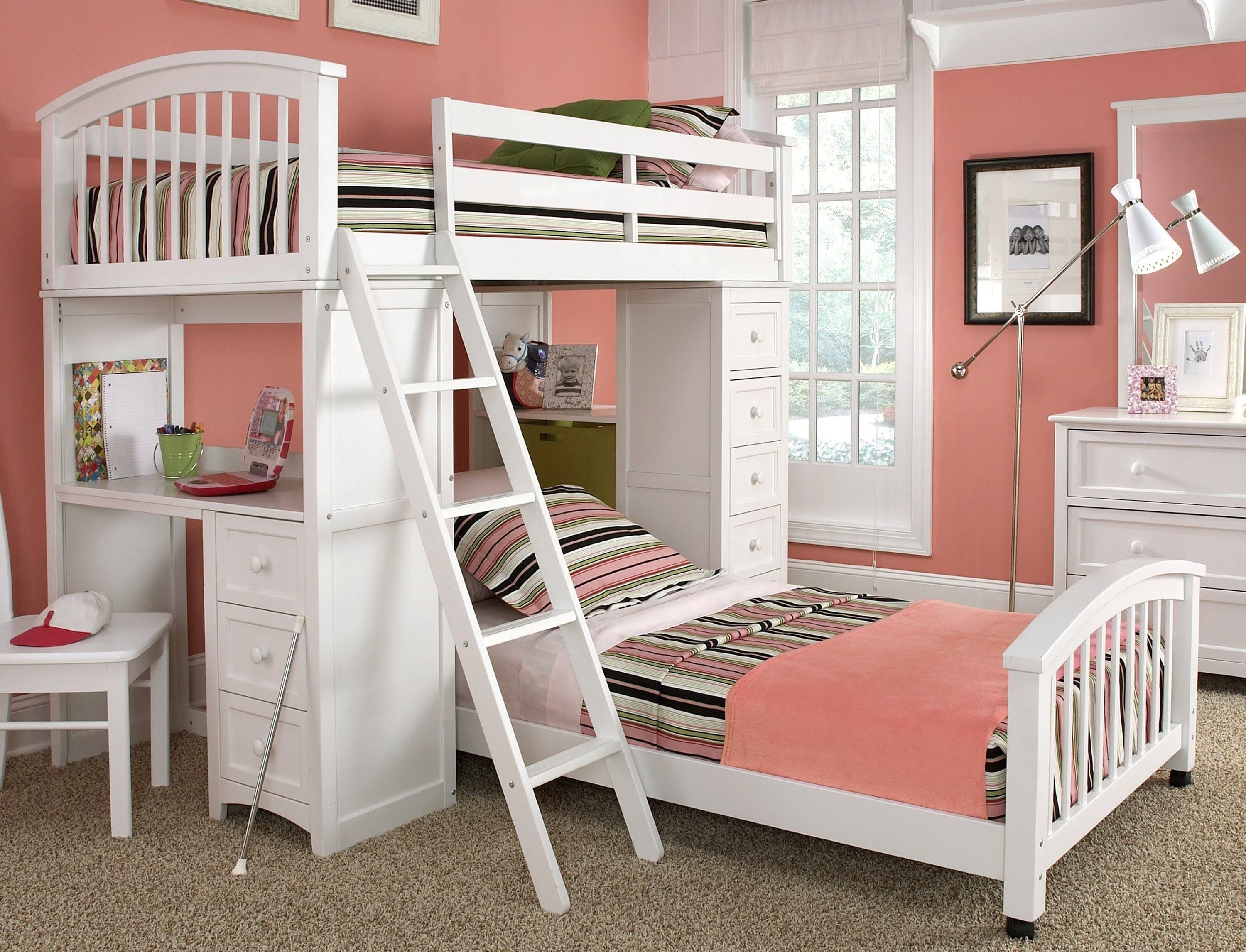 Мебель для 2 детей. Двухэтажная кровать. Кровать для девочки. Двухэтажная кровать для детей. Двухъярусная кровать для подростков.