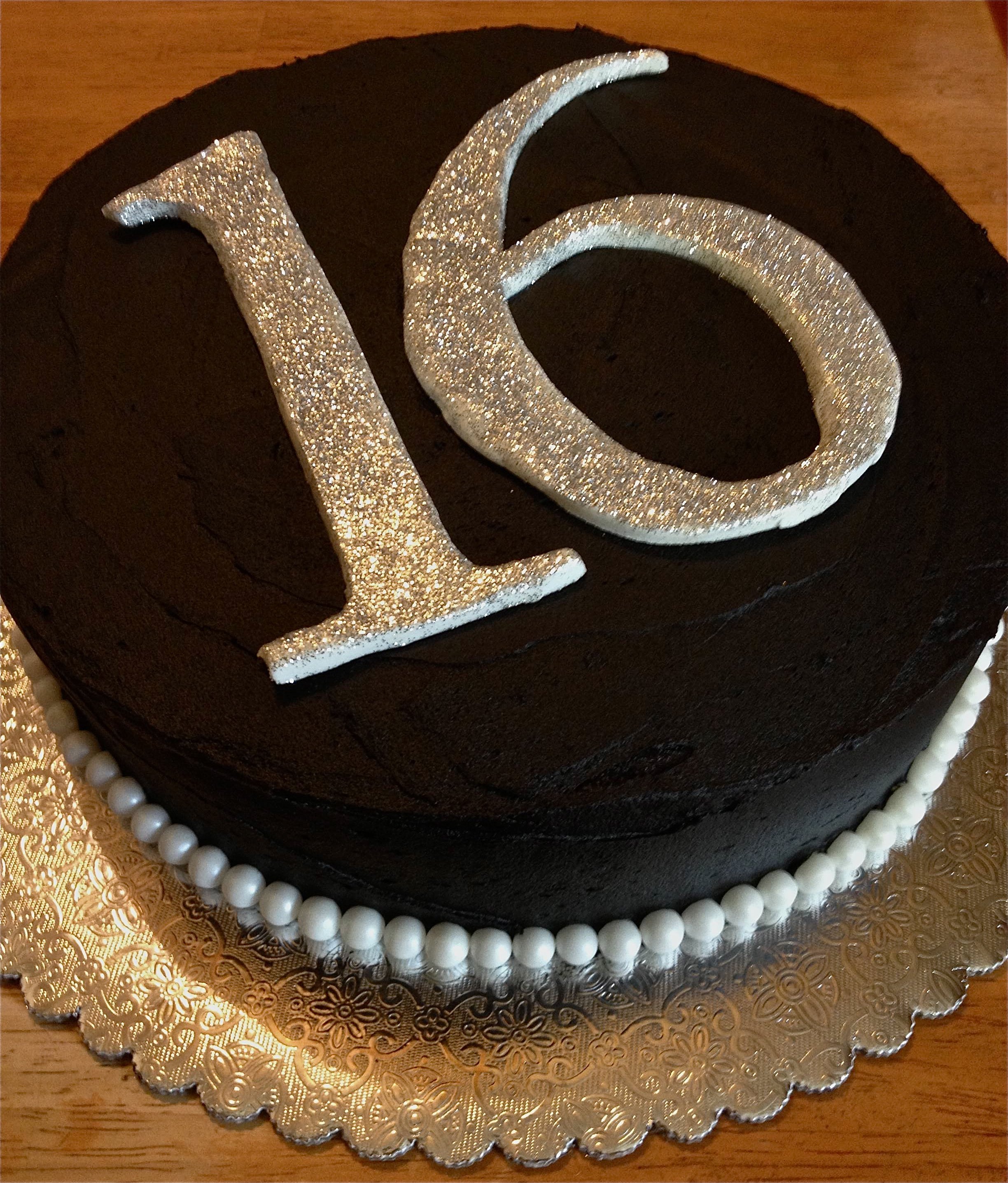 День рождения 19 мая. Украшения торта для подростка 15 лет. Украшение торта для мальчика. Украшение торта для подростка 17 лет. Торт на 16 лет.