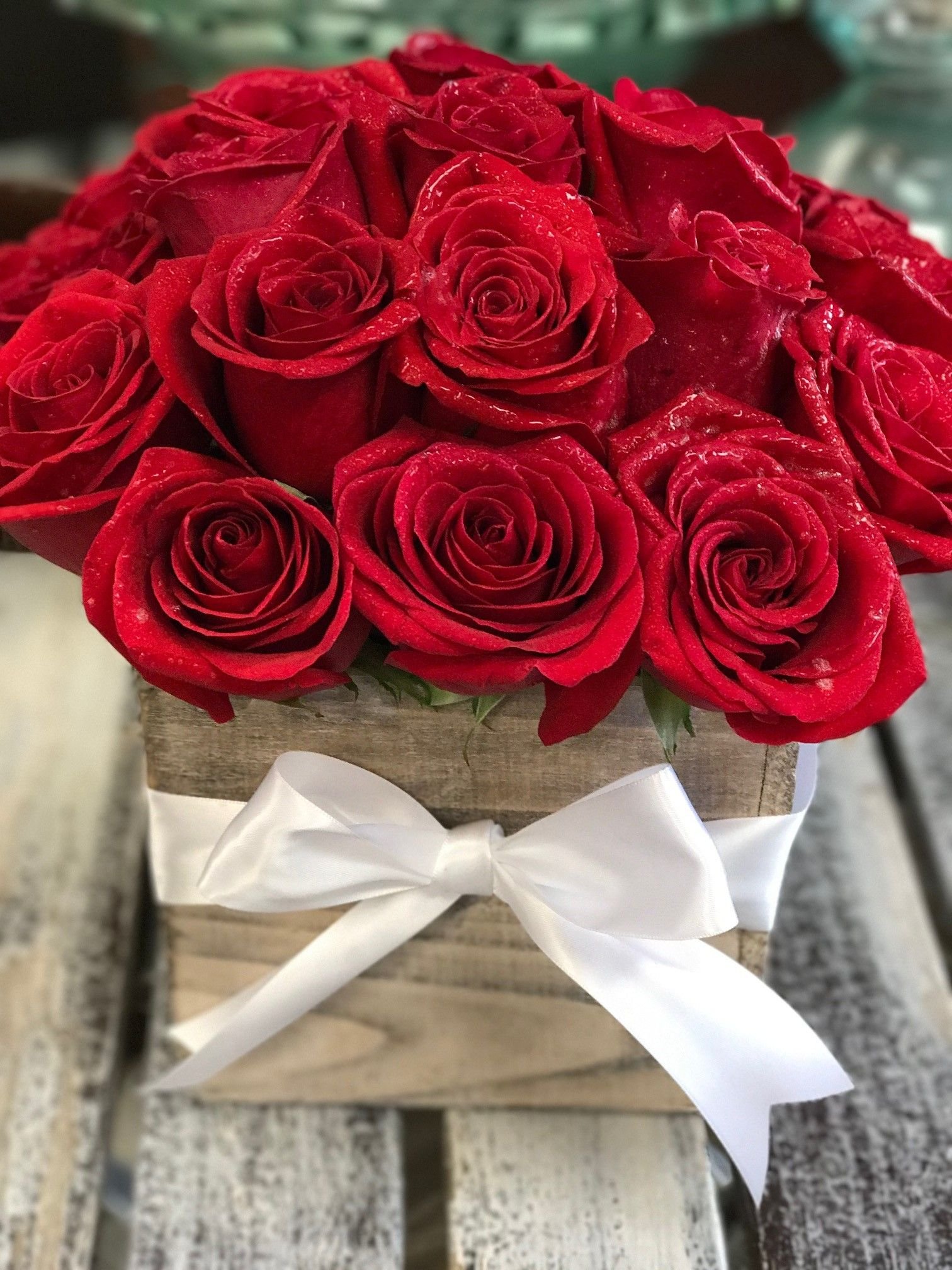 В букете было красных роз. Классный букет роз. Красные розы. Шикарный букет роз. Красивый букет красных роз.