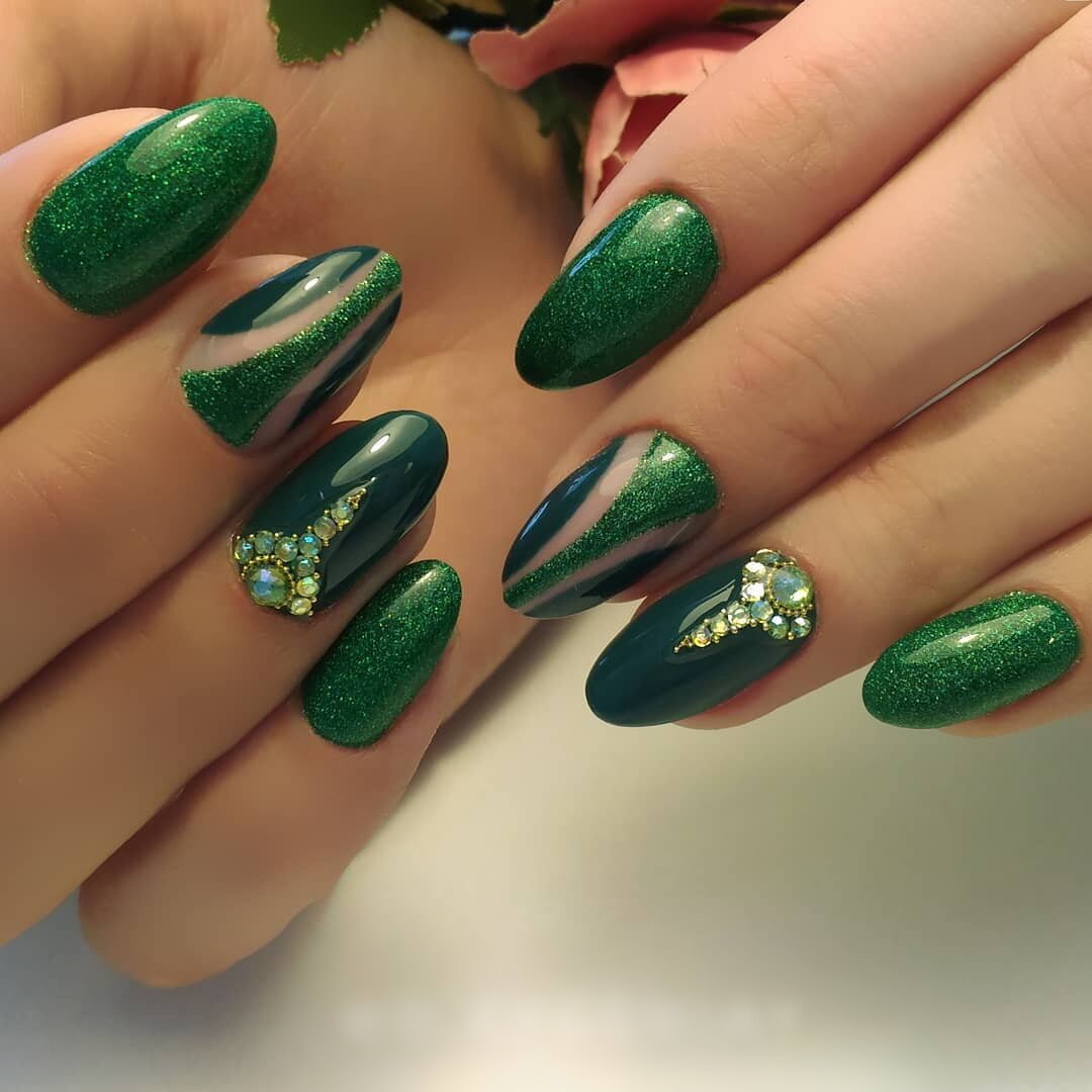 Ногти зеленый золотой