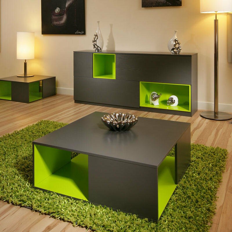 Сочетание серого и зеленого цвета. Зеленый цвет в интерьере. Зеленая мебель в интерьере. Сочетание зеленого в интерьере. Гостиная с зеленой мебелью.