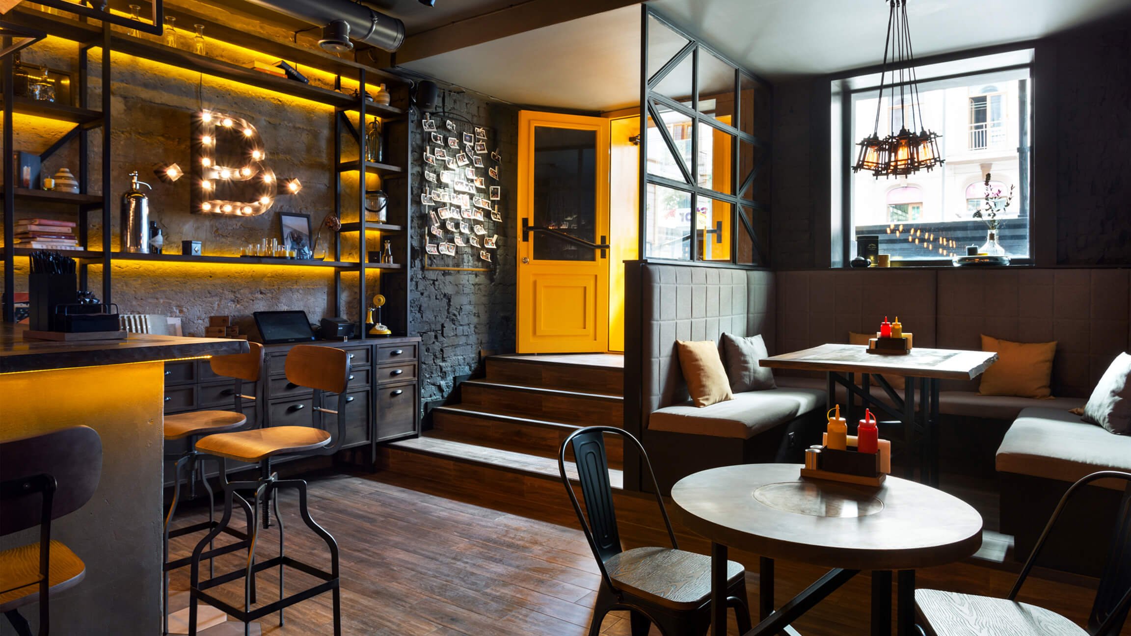 Стильные кофейни. Бар в стиле лофт. Бар Loft Design Interior. Кофейня в стиле лофт. Интерьер кафе в стиле лофт.