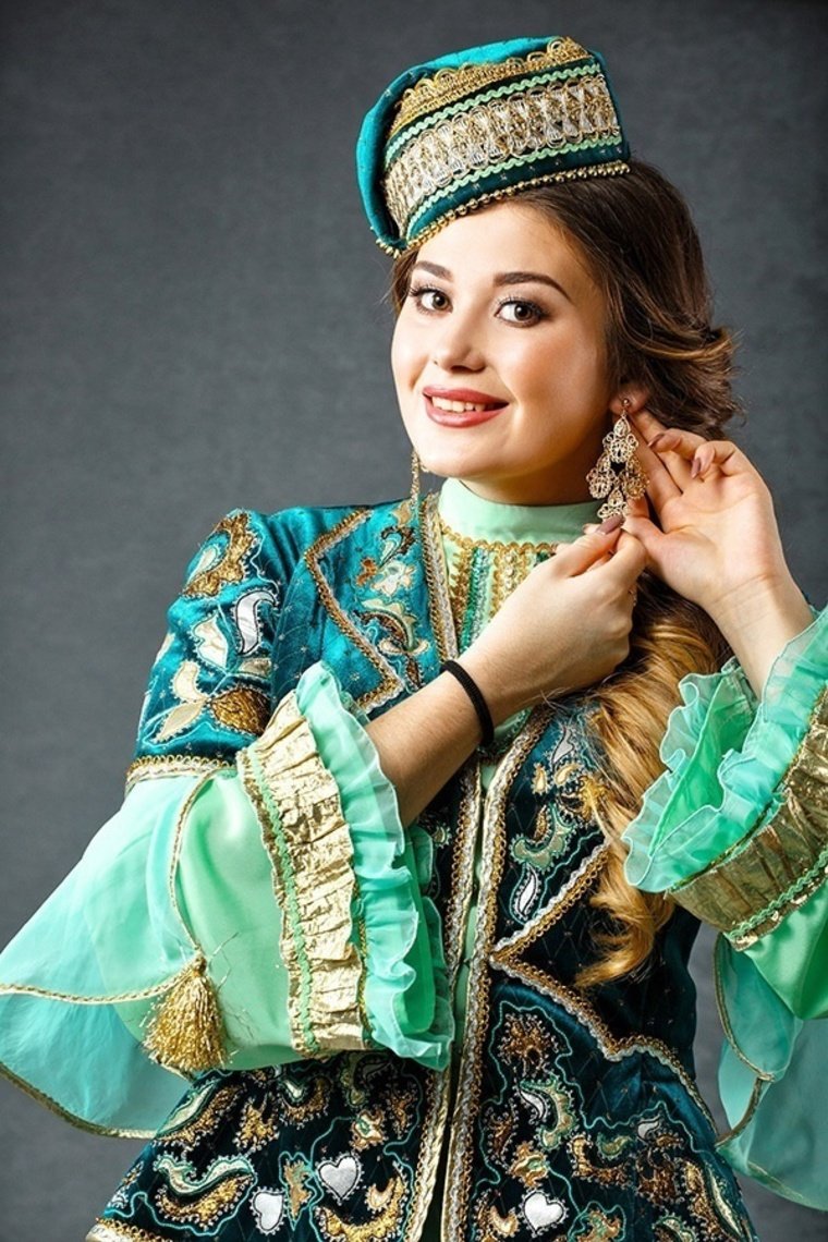 Фото девушки татарки в национальном костюме