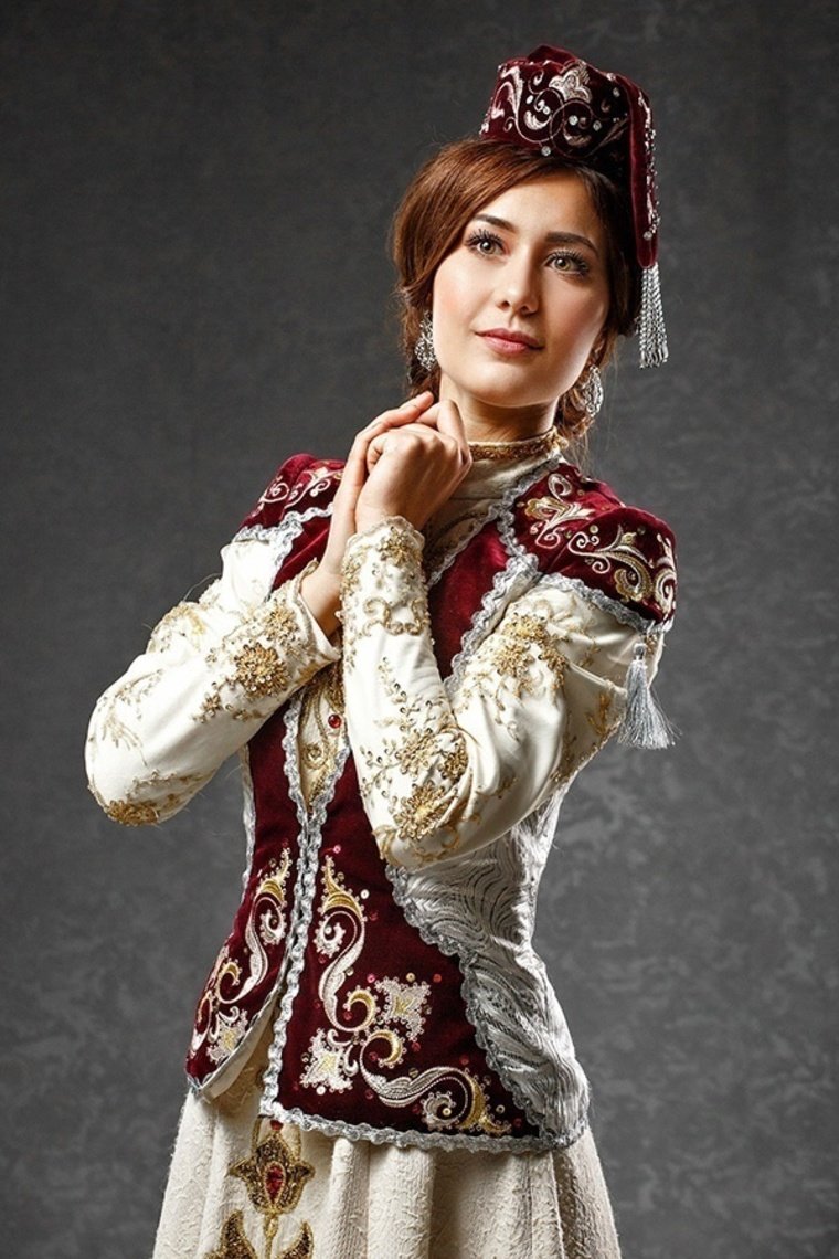 Как выглядят крымские татары женщины фото