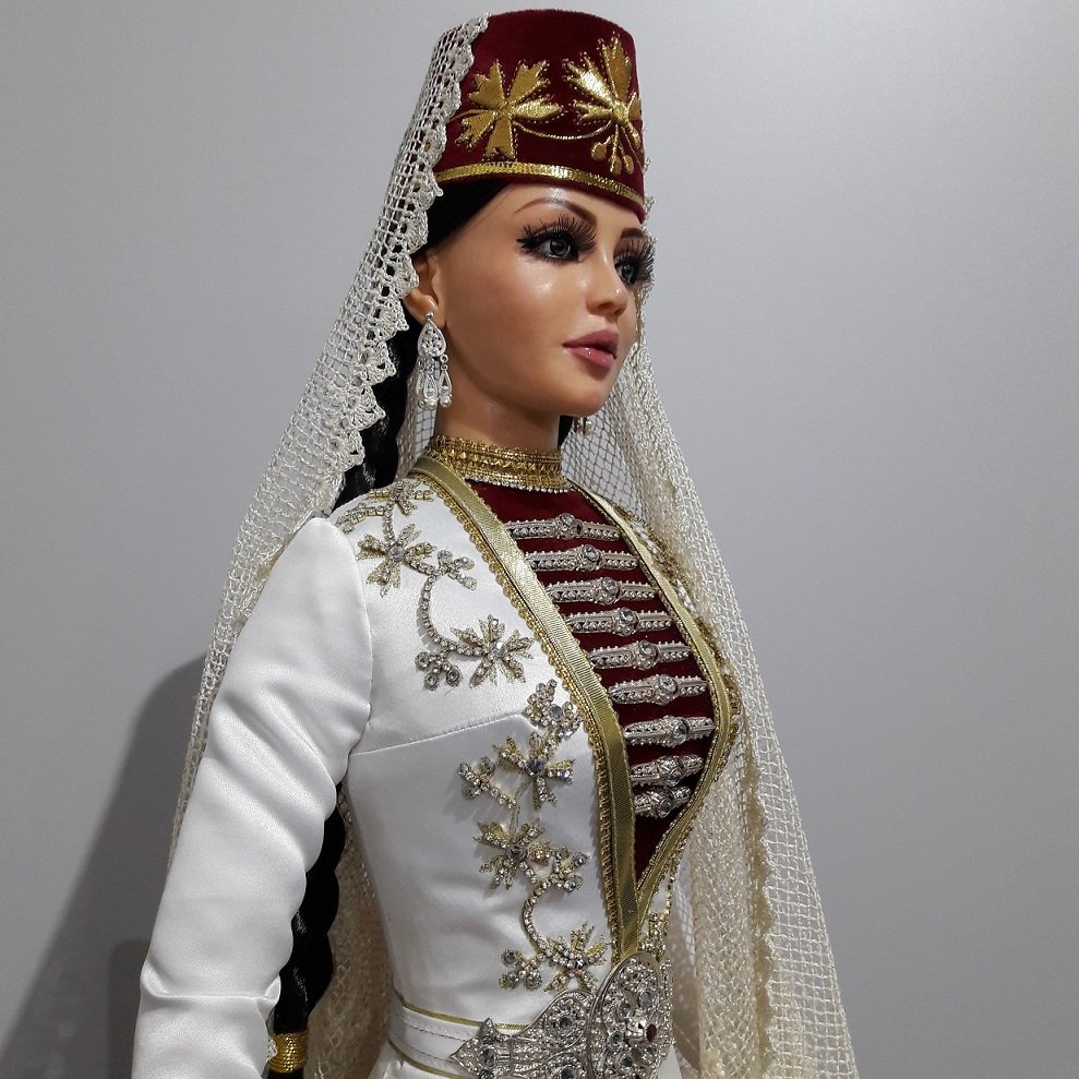 Кавказская одежда женщин