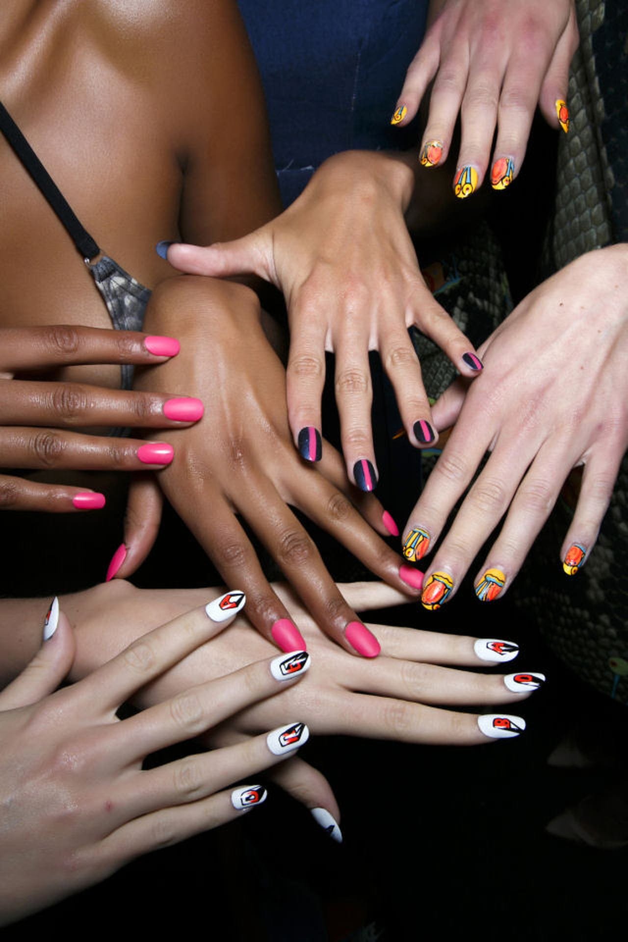 Ногти с разными цветами (32 фото) .