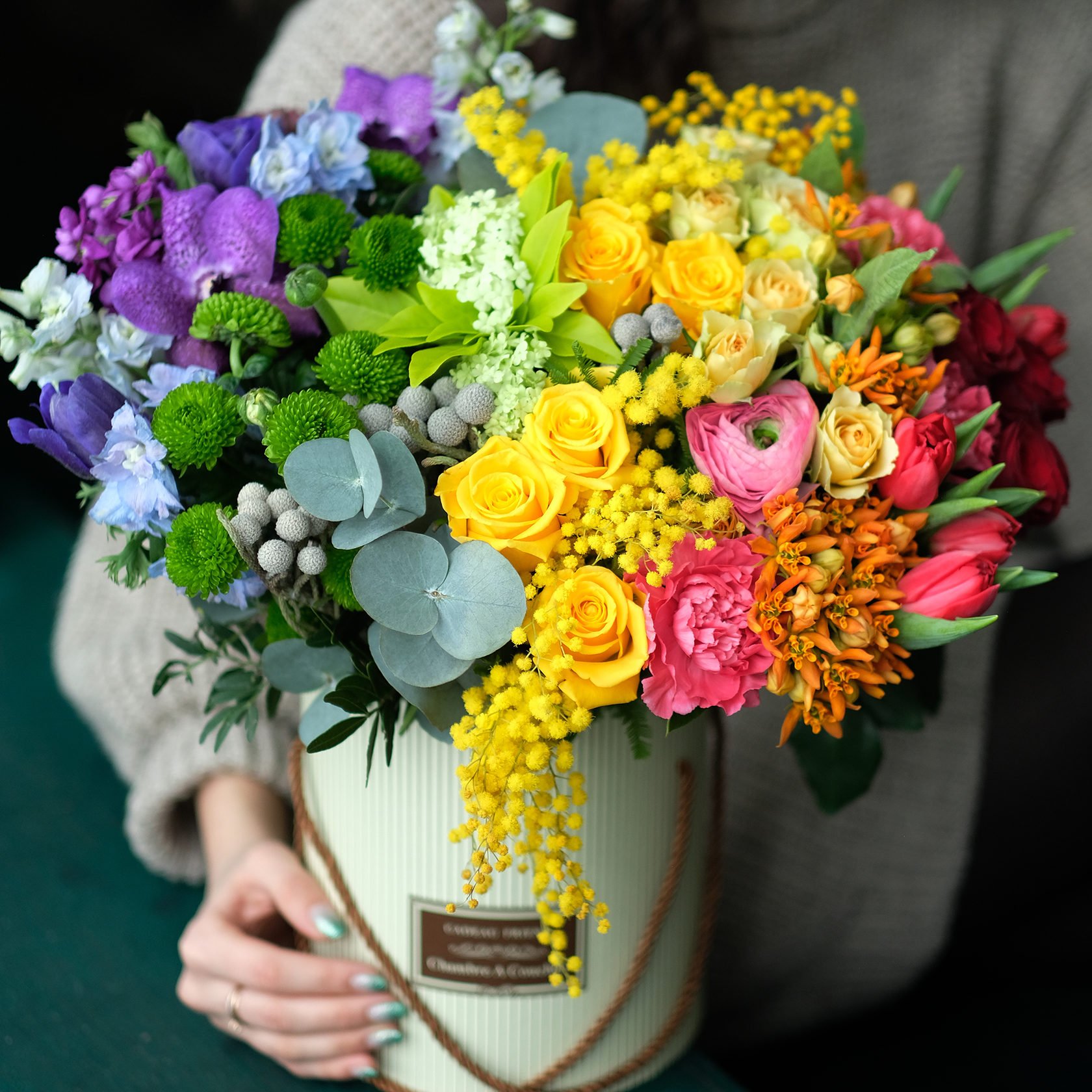 Необычные букеты цветов для девушки