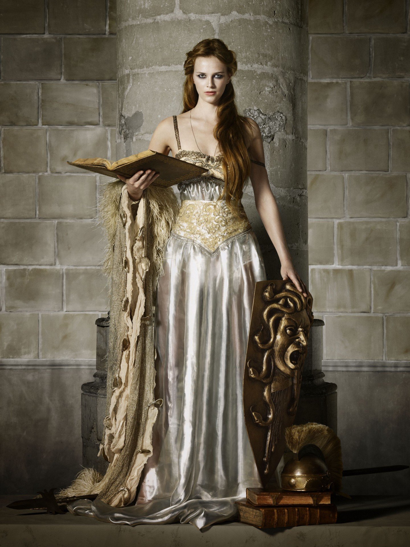 Девушки древнего рима. Афина Минерва богиня. Афина богиня воительница. Афина Паллада богиня. Афина Паллада богиня косплей.