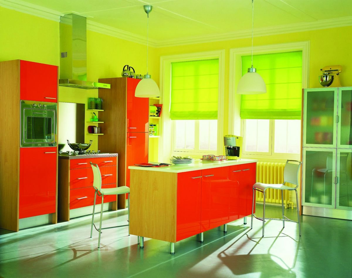 Желто зеленая кухня. Кухни яркие цвета. Яркий интерьер кухни. Кухни салатовые.